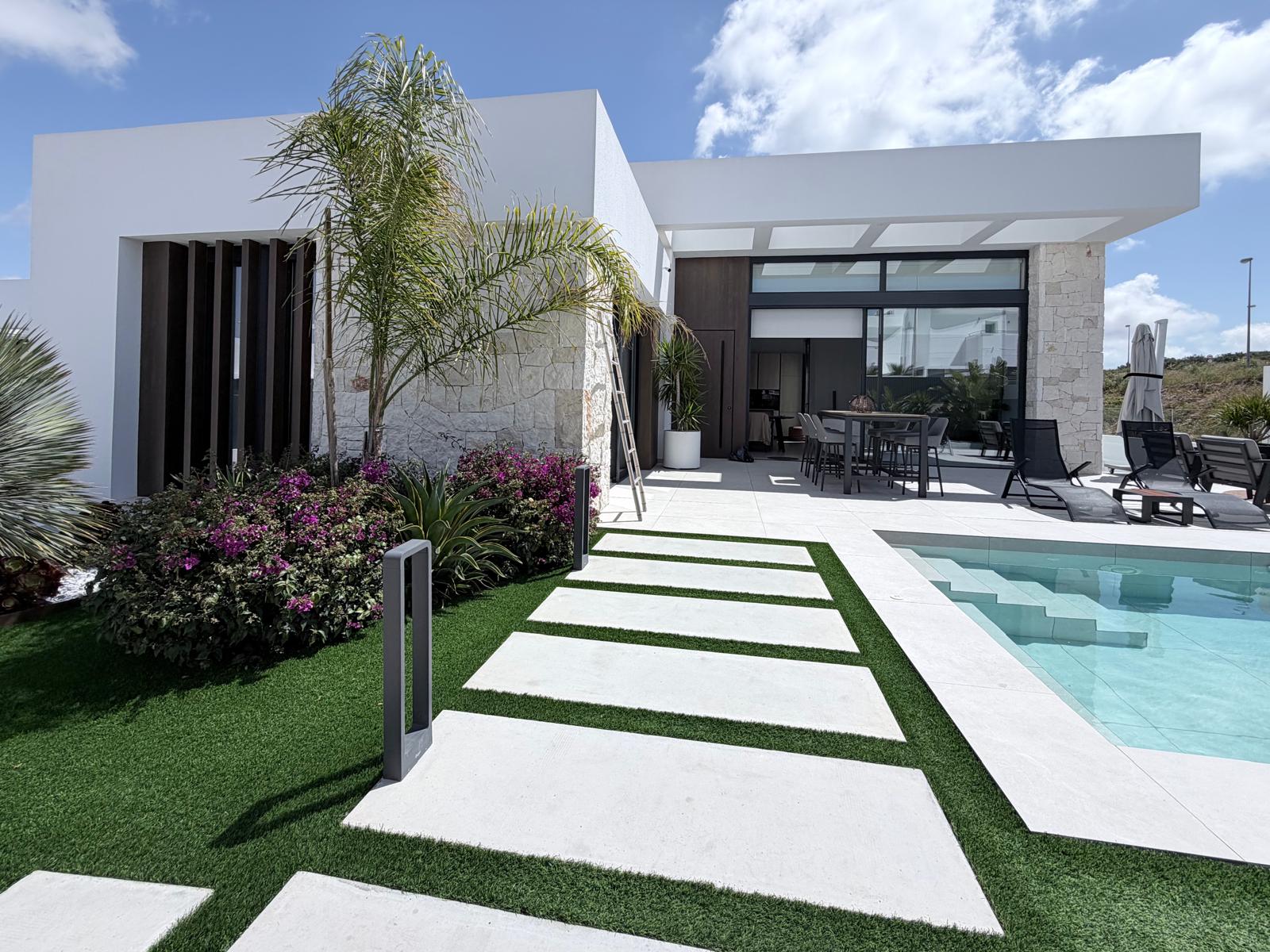 For sale - 4 Bedroom 4 Bathroom Villa in Rojales - Inland  - Alicante