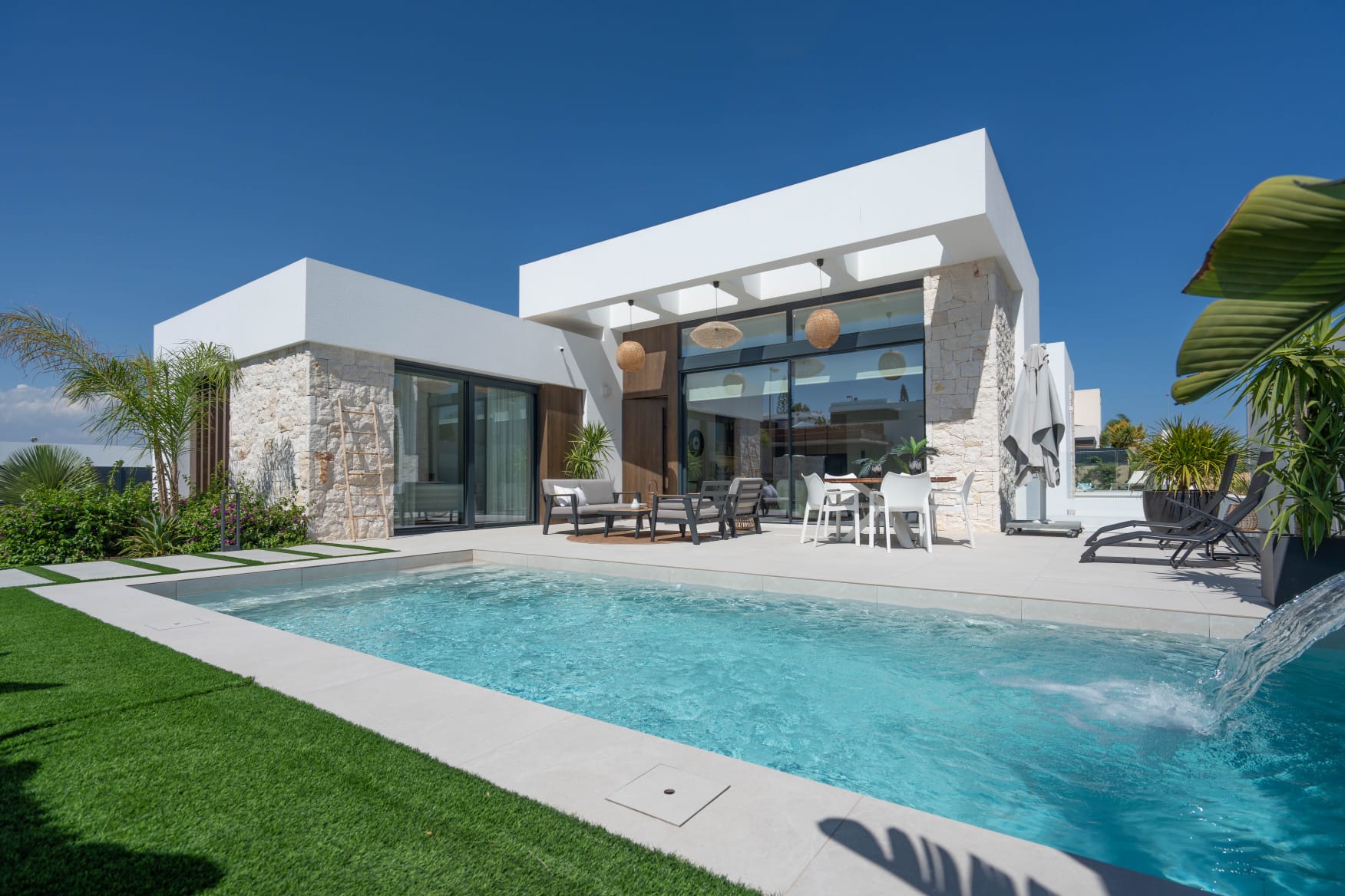 For sale - 4 Bedroom 4 Bathroom Villa in Rojales - Inland  - Alicante