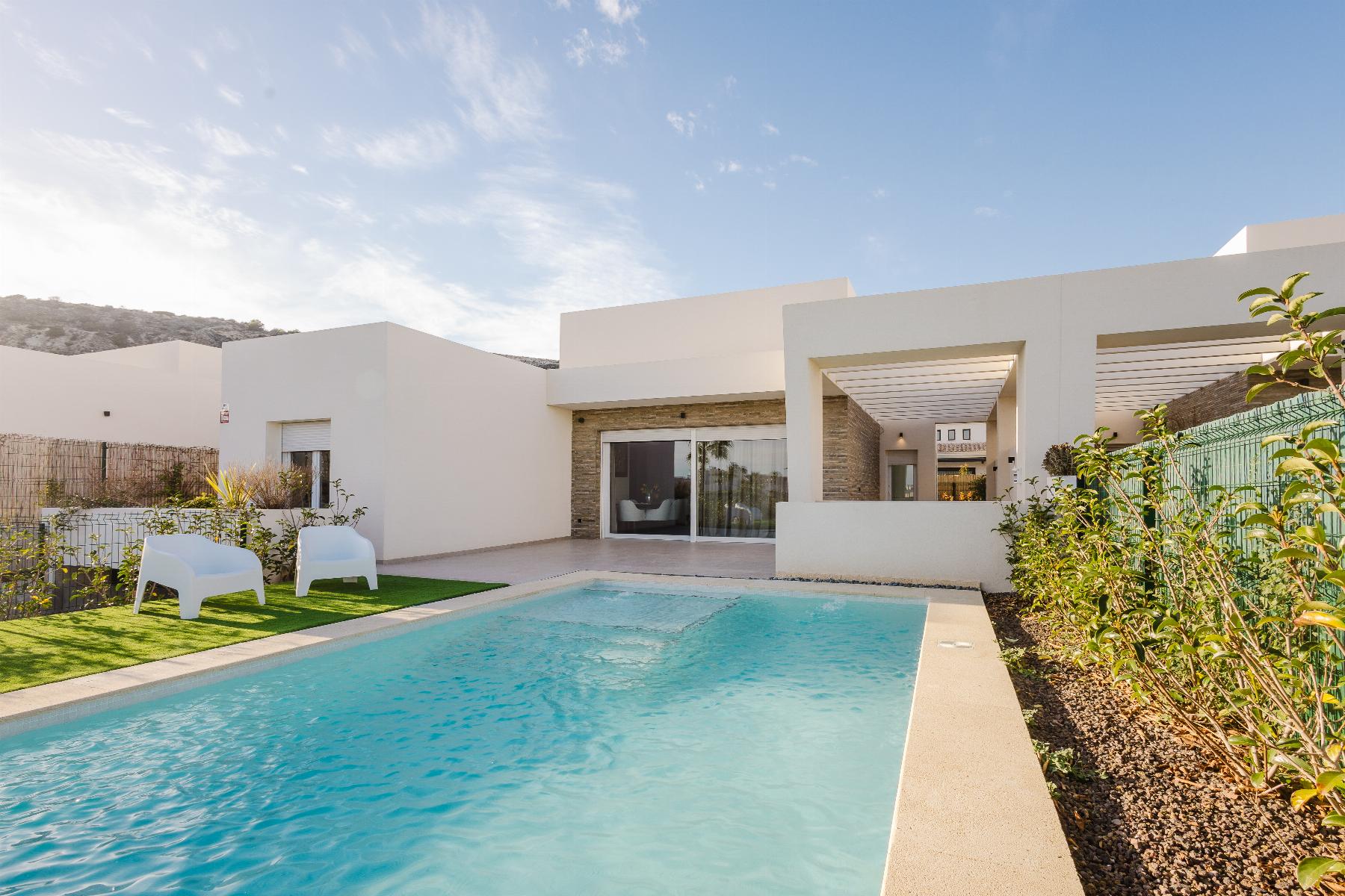 For sale - 4 Bedroom 4 Bathroom Villa in Algorfa - Inland  - Alicante