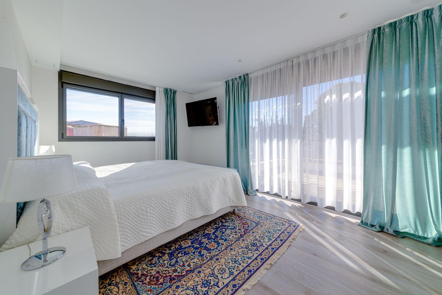 For sale - 3 Bedroom 4 Bathroom Villa in Torrevieja - Costa Blanca  - Alicante