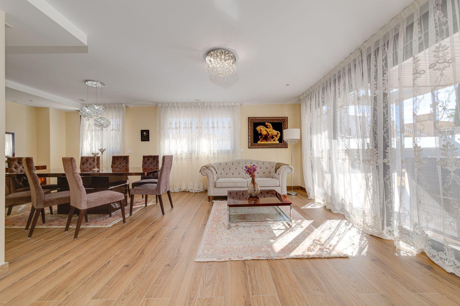 For sale - 3 Bedroom 4 Bathroom Villa in Torrevieja - Costa Blanca  - Alicante