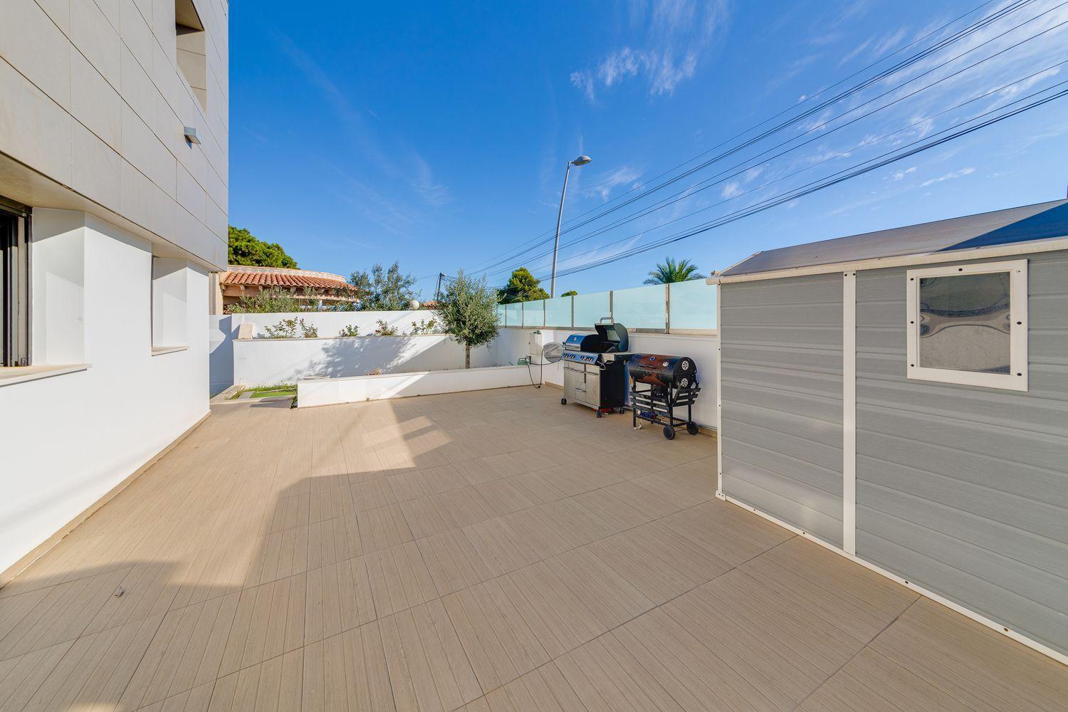 For sale - 3 Bedroom 4 Bathroom Villa in Torrevieja - Costa Blanca  - Alicante