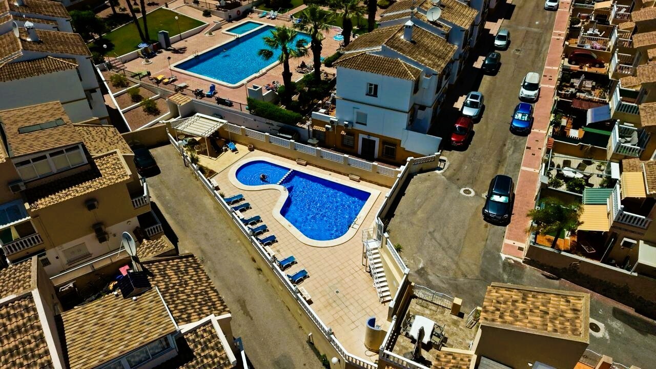 For sale - 3 Bedroom 1 Bathroom Villa in Orihuela Costa - Costa Blanca  - Alicante