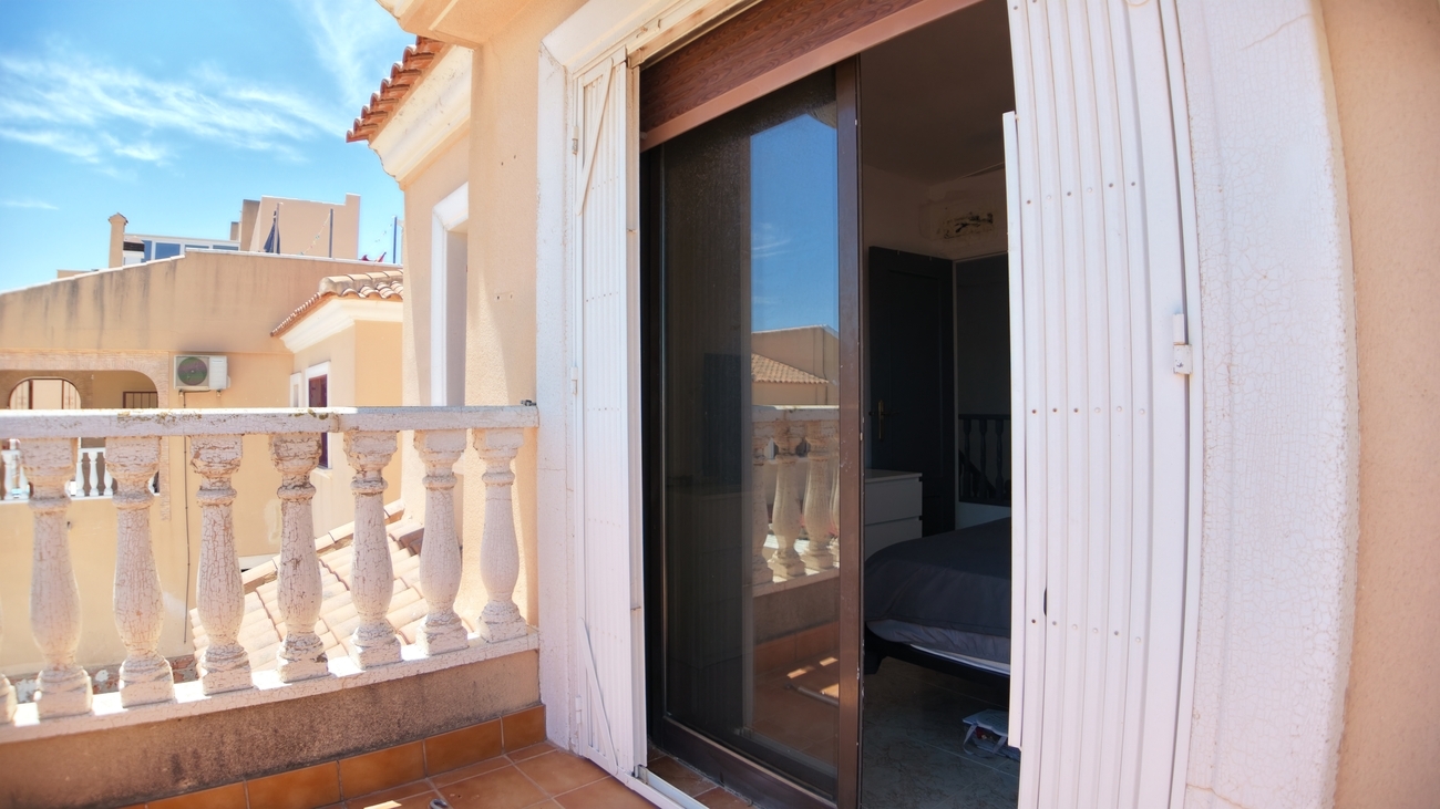 For sale - 3 Bedroom 1 Bathroom Villa in Orihuela Costa - Costa Blanca  - Alicante