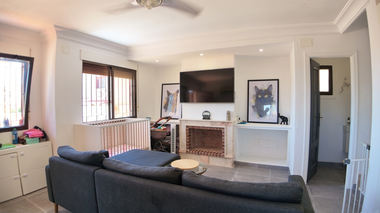 For sale - 3 Bedroom 1 Bathroom Villa in Orihuela Costa - Costa Blanca  - Alicante