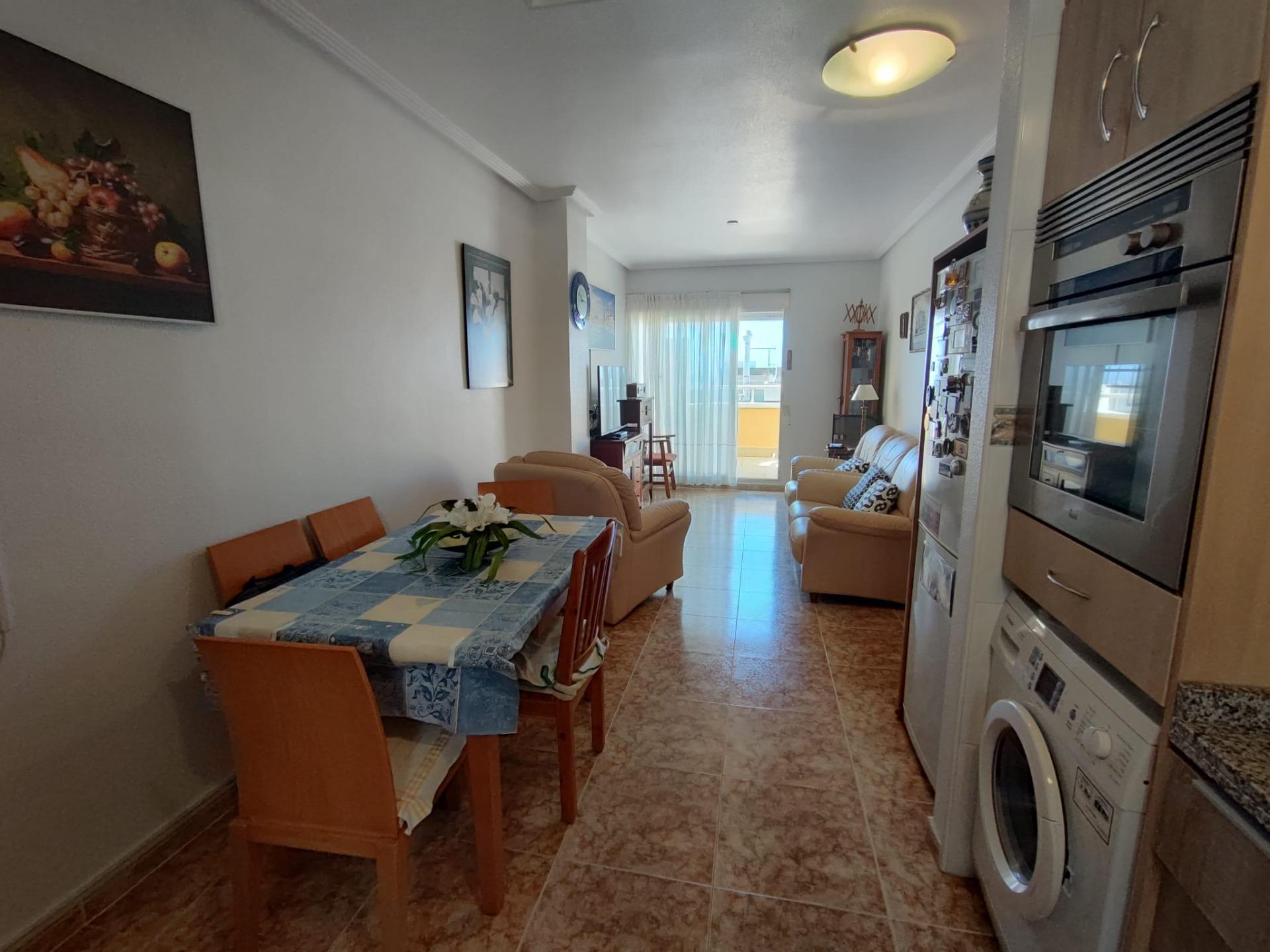 For sale - 3 Bedroom 2 Bathroom Penthouse in Torrevieja - Paseo Maritimo  - Alicante