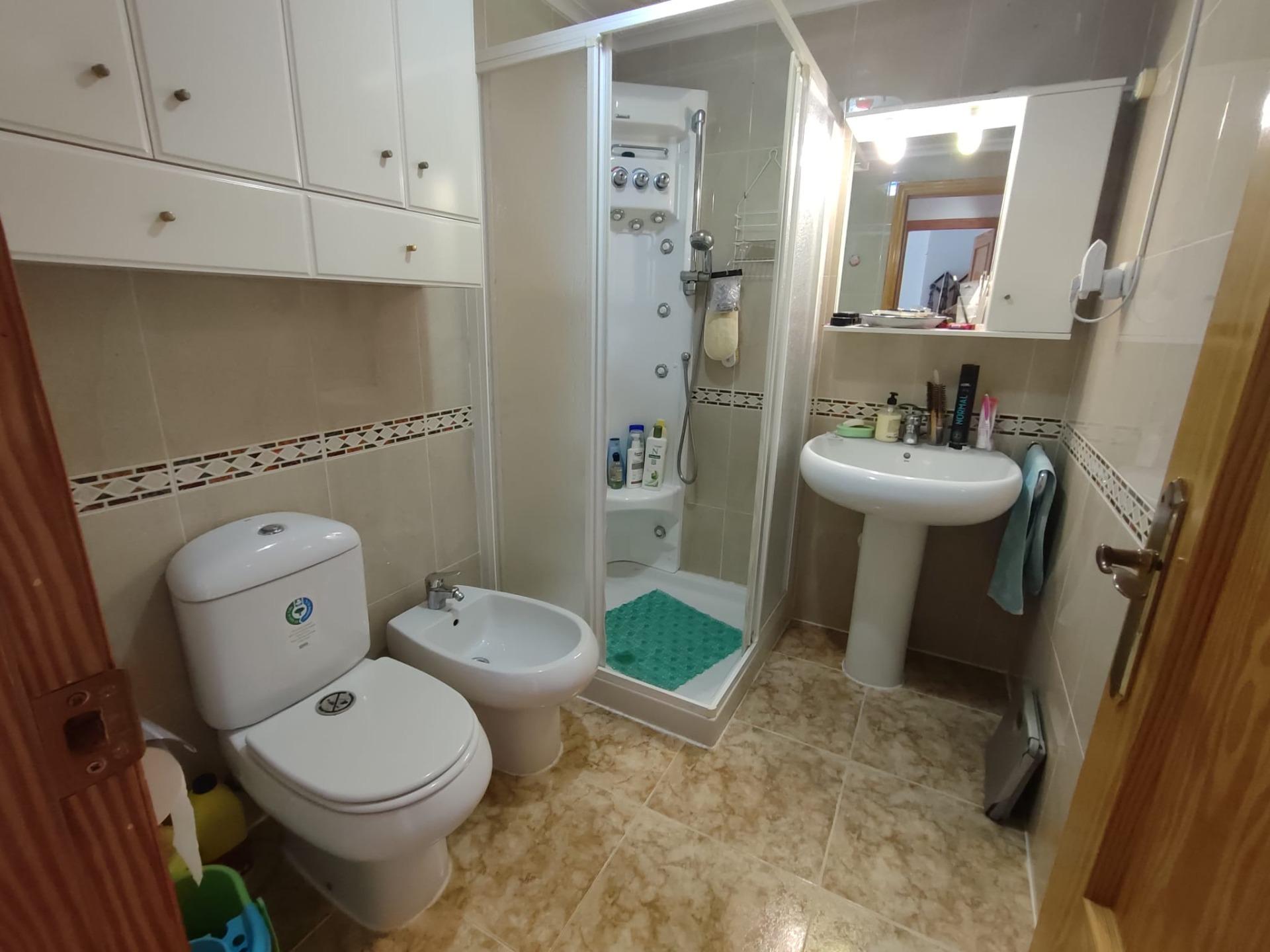 For sale - 3 Bedroom 2 Bathroom Penthouse in Torrevieja - Paseo Maritimo  - Alicante