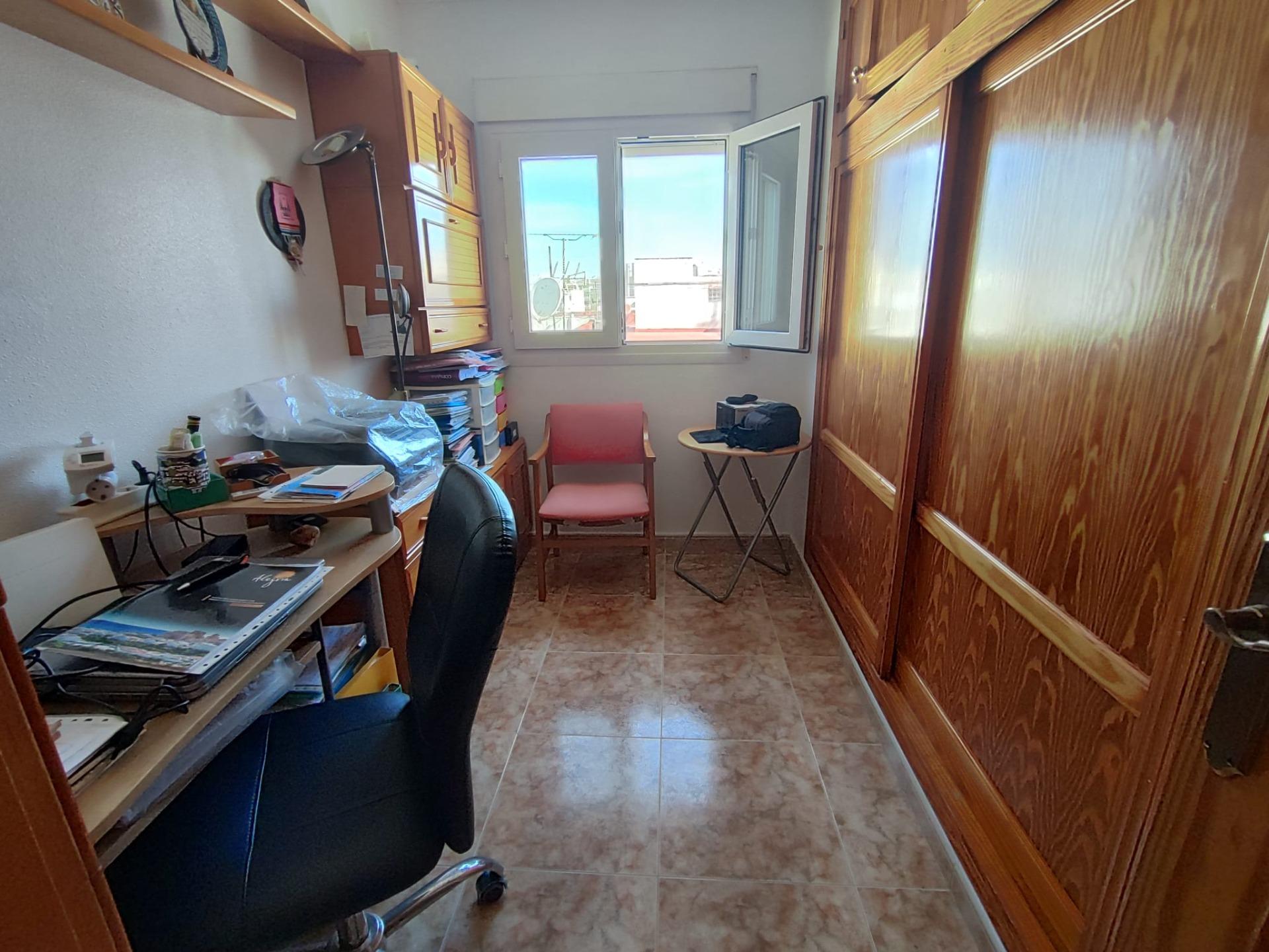 For sale - 3 Bedroom 2 Bathroom Penthouse in Torrevieja - Paseo Maritimo  - Alicante