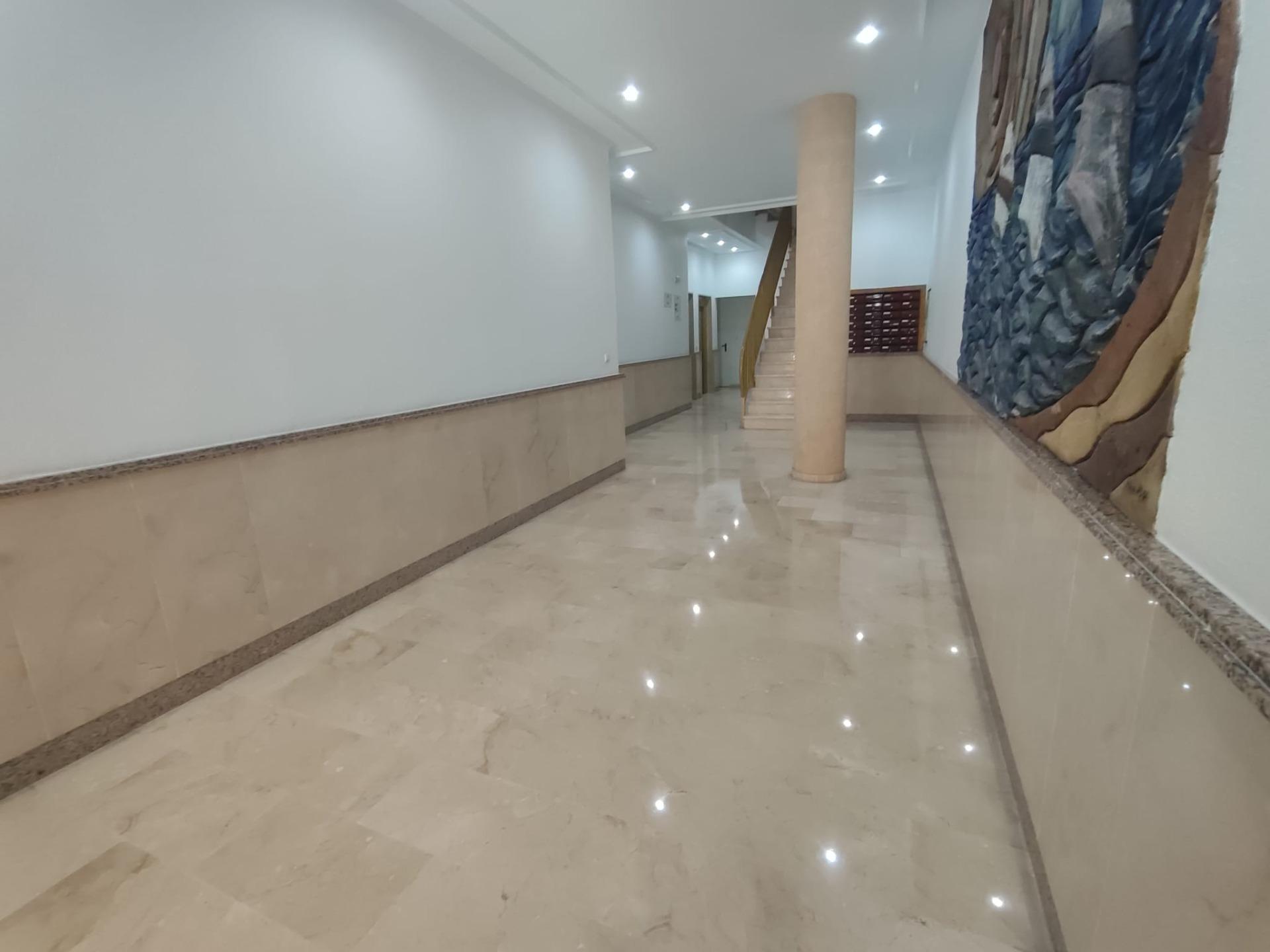 For sale - 3 Bedroom 2 Bathroom Penthouse in Torrevieja - Paseo Maritimo  - Alicante