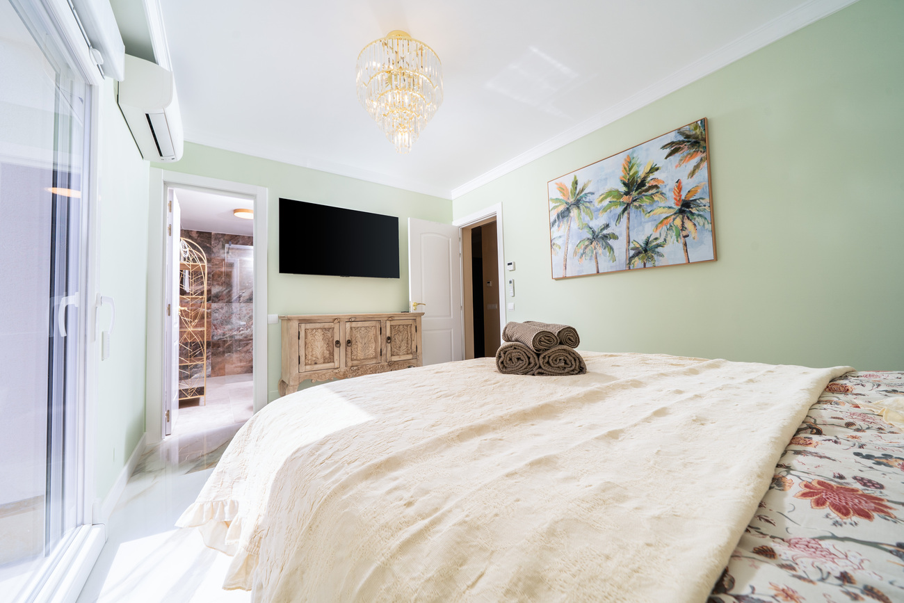 For sale - 4 Bedroom 3 Bathroom Villa in Torrevieja - Torreta  - Alicante
