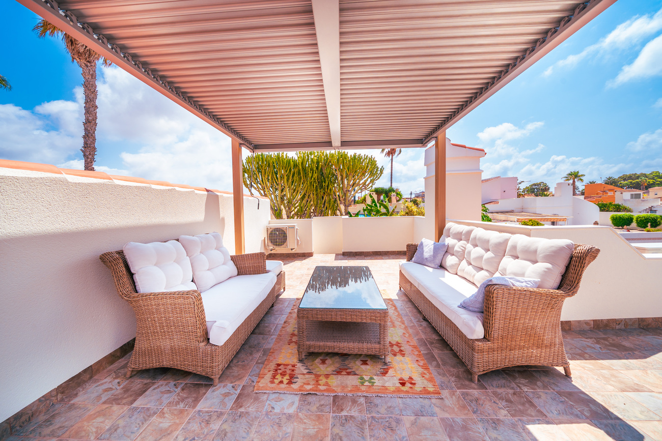 For sale - 4 Bedroom 3 Bathroom Villa in Torrevieja - Torreta  - Alicante