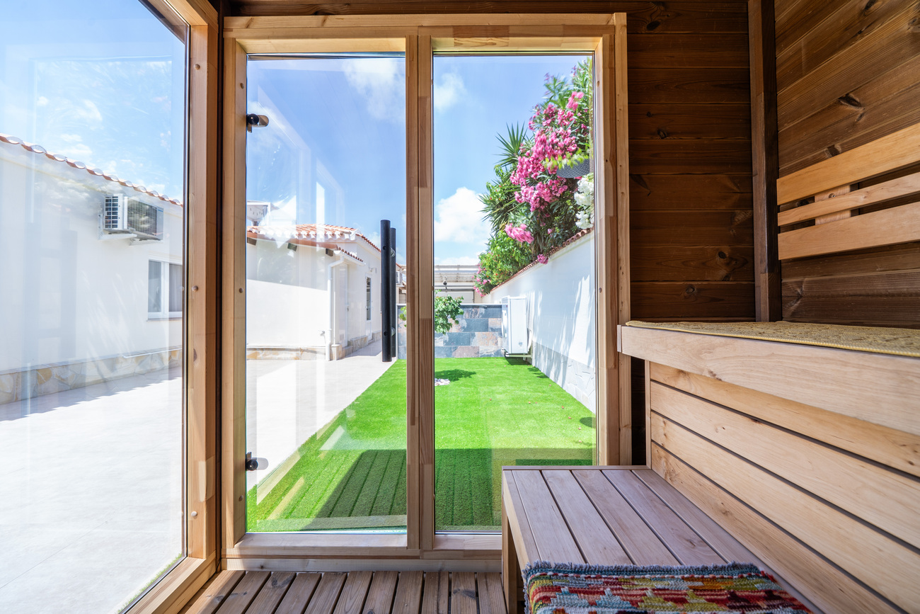 For sale - 4 Bedroom 3 Bathroom Villa in Torrevieja - Torreta  - Alicante
