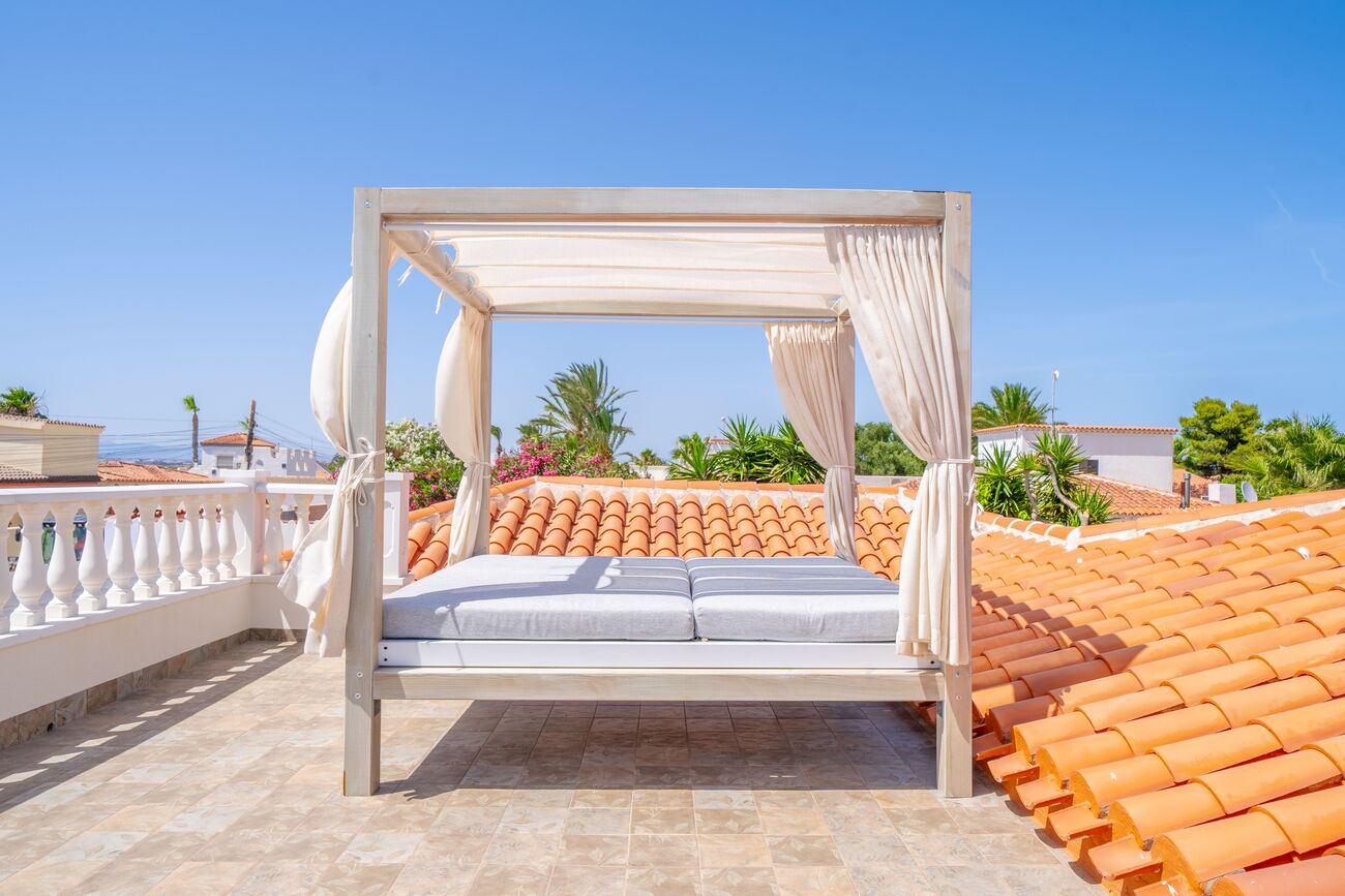 For sale - 4 Bedroom 3 Bathroom Villa in Torrevieja - Torreta  - Alicante