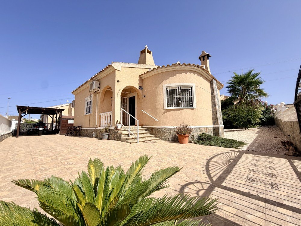 For sale - 3 Bedroom 2 Bathroom Villa in Benijofar - Costa Blanca  - Alicante