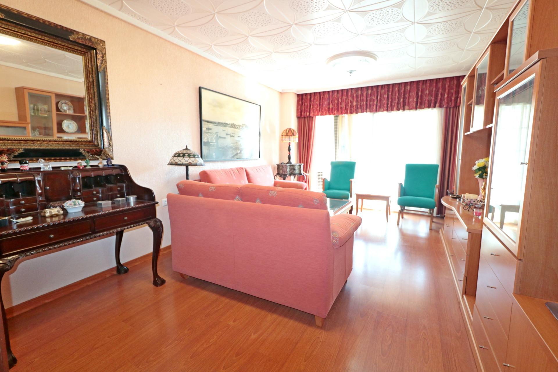 For sale - 3 Bedroom 1 Bathroom Apartment in Torrevieja - Torrevieja  - Alicante