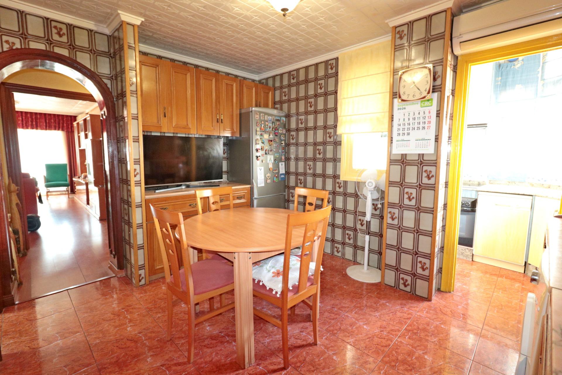 For sale - 3 Bedroom 1 Bathroom Apartment in Torrevieja - Torrevieja  - Alicante
