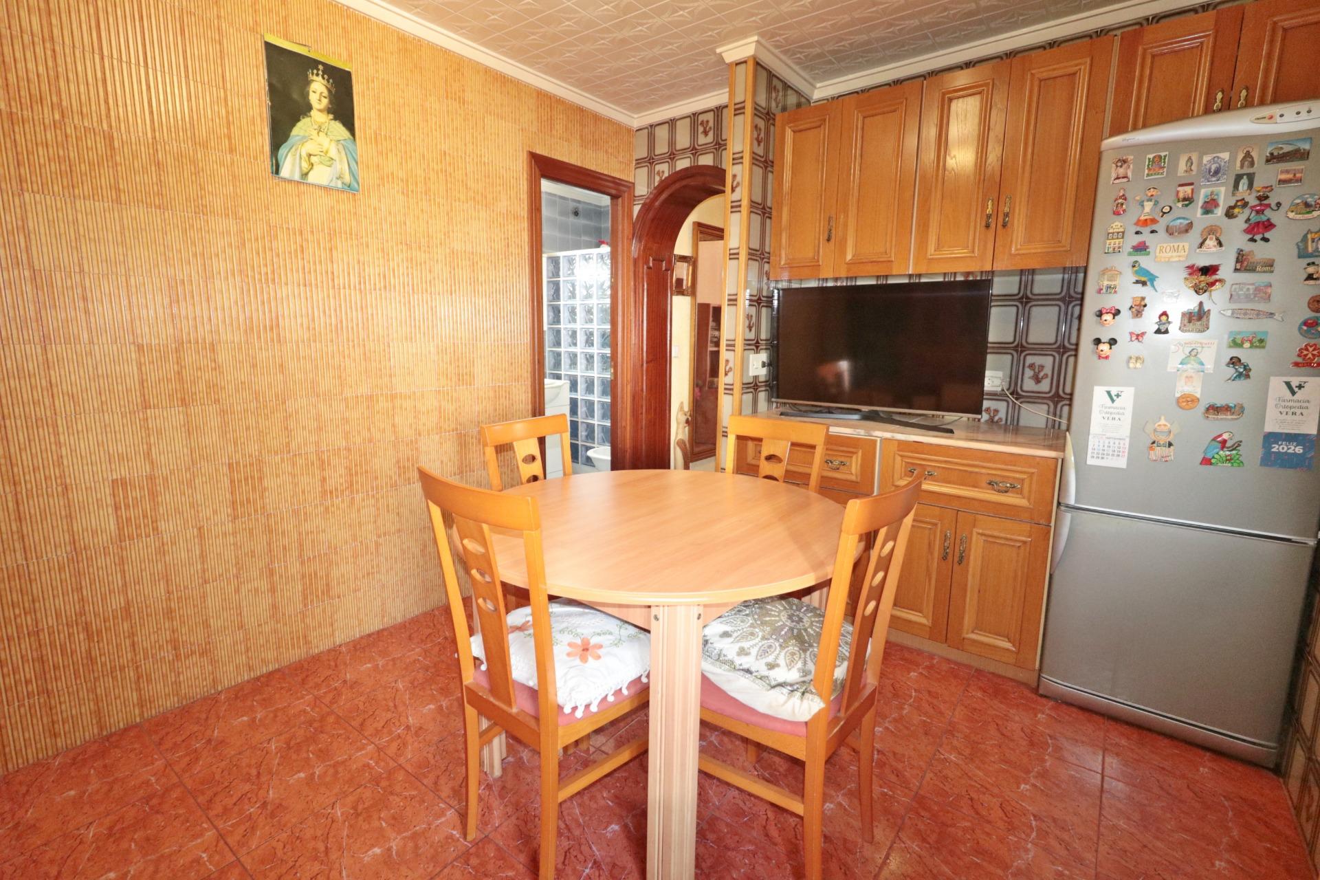 For sale - 3 Bedroom 1 Bathroom Apartment in Torrevieja - Torrevieja  - Alicante