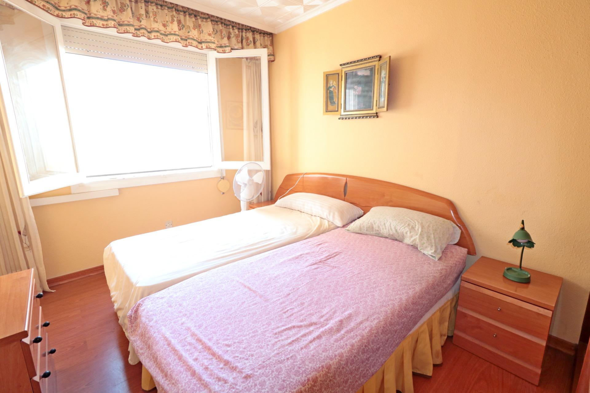 For sale - 3 Bedroom 1 Bathroom Apartment in Torrevieja - Torrevieja  - Alicante