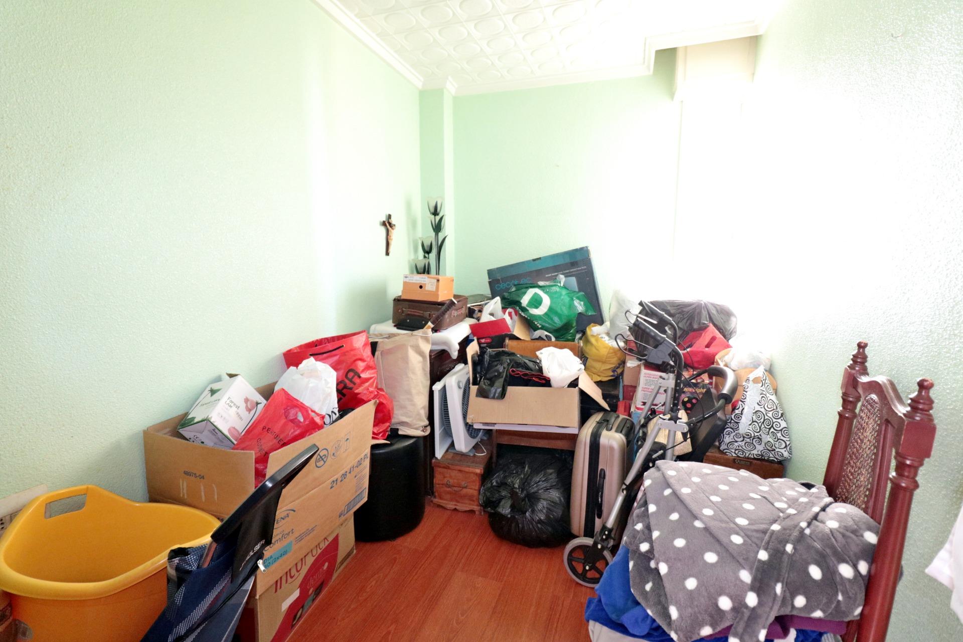 For sale - 3 Bedroom 1 Bathroom Apartment in Torrevieja - Torrevieja  - Alicante