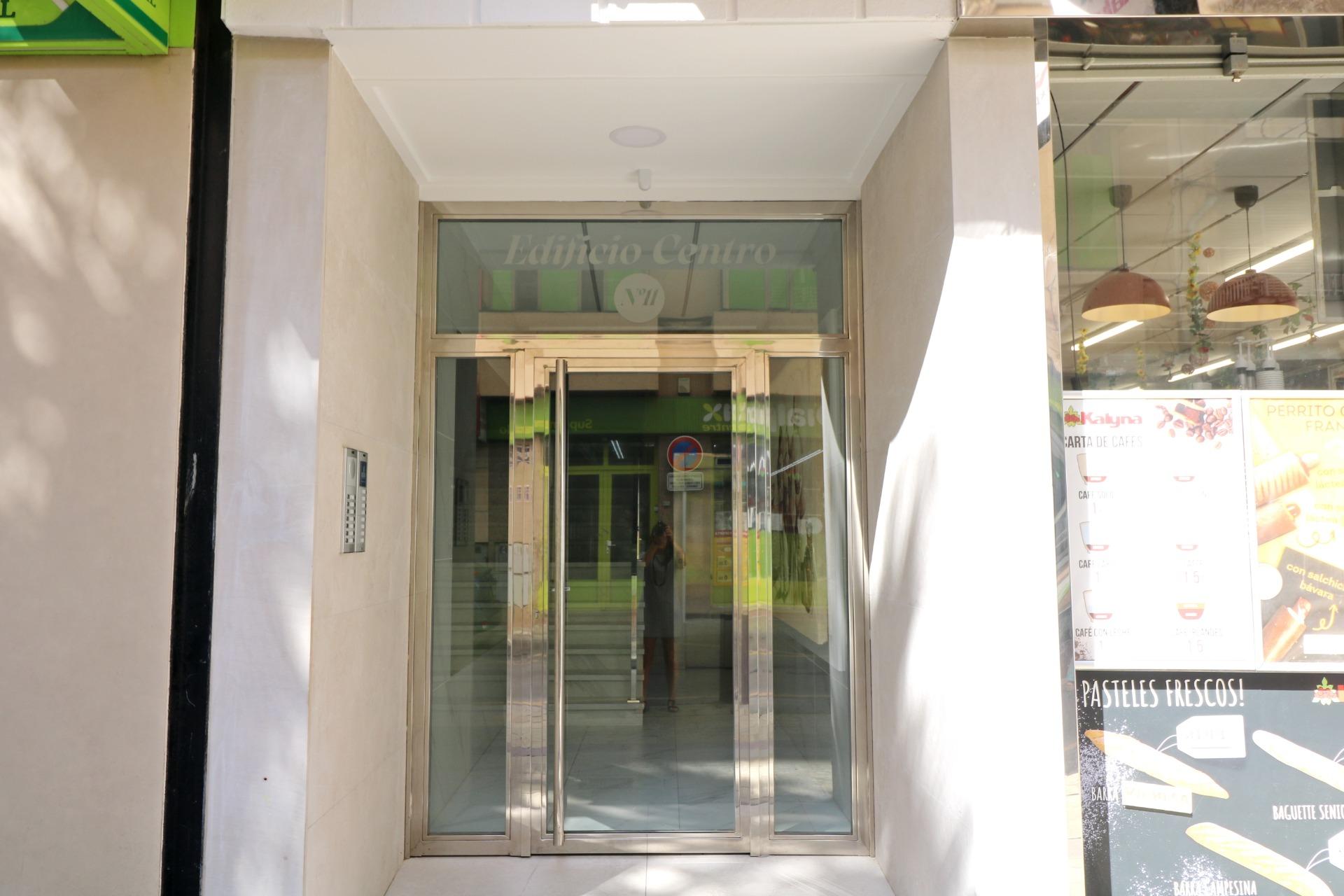 For sale - 3 Bedroom 1 Bathroom Apartment in Torrevieja - Torrevieja  - Alicante