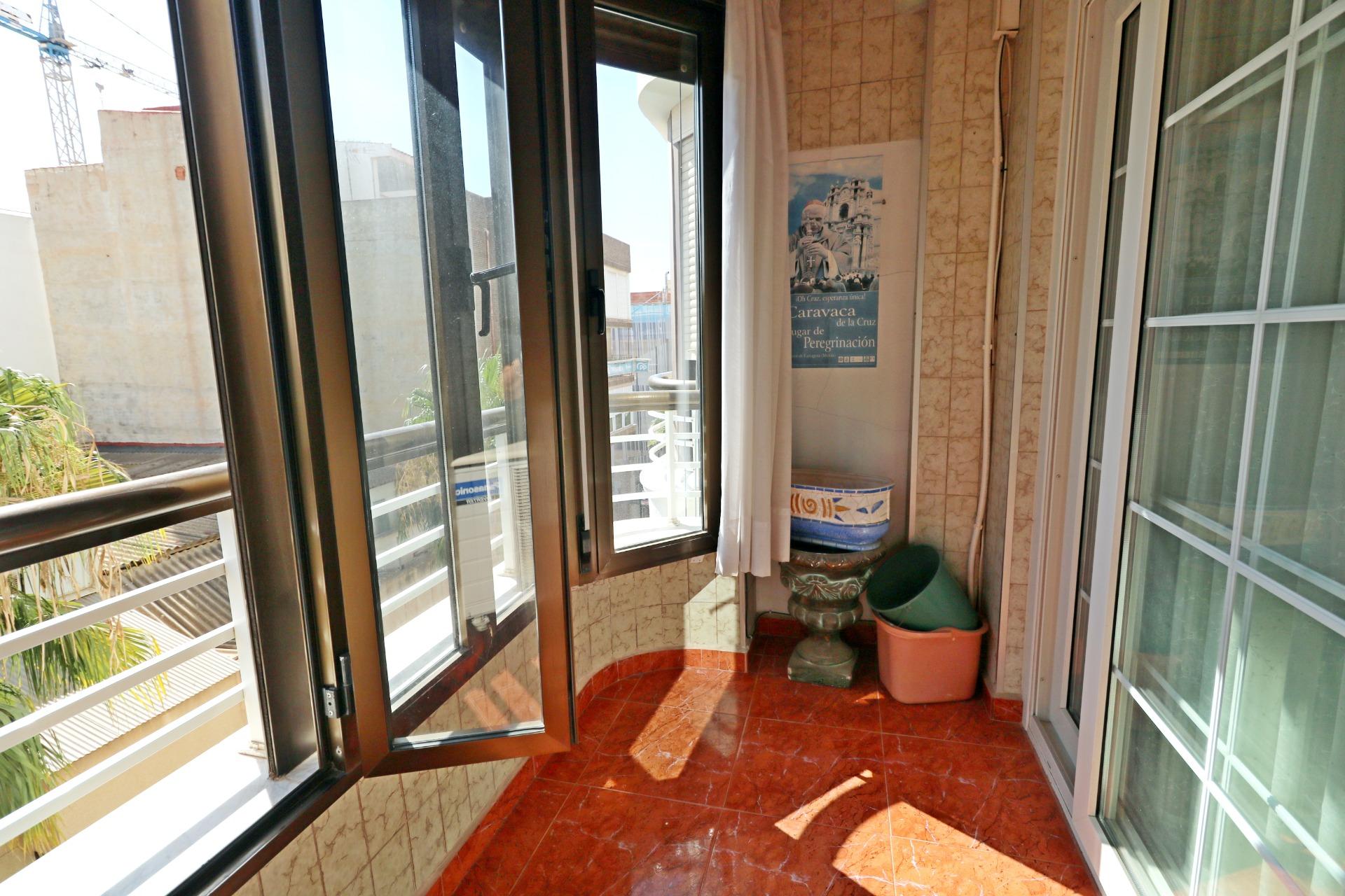 For sale - 3 Bedroom 1 Bathroom Apartment in Torrevieja - Torrevieja  - Alicante