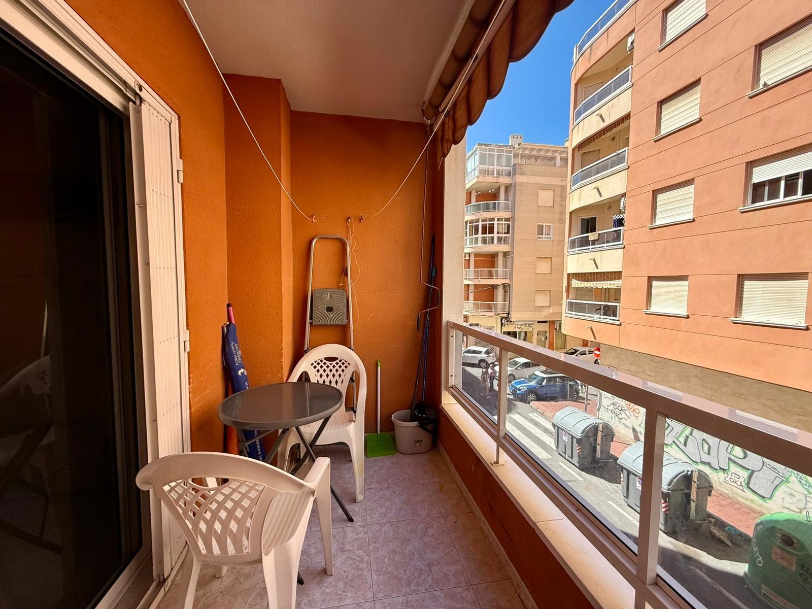 For sale - 2 Bedroom 1 Bathroom Apartment in Torrevieja - Curva Del Palangre  - Alicante