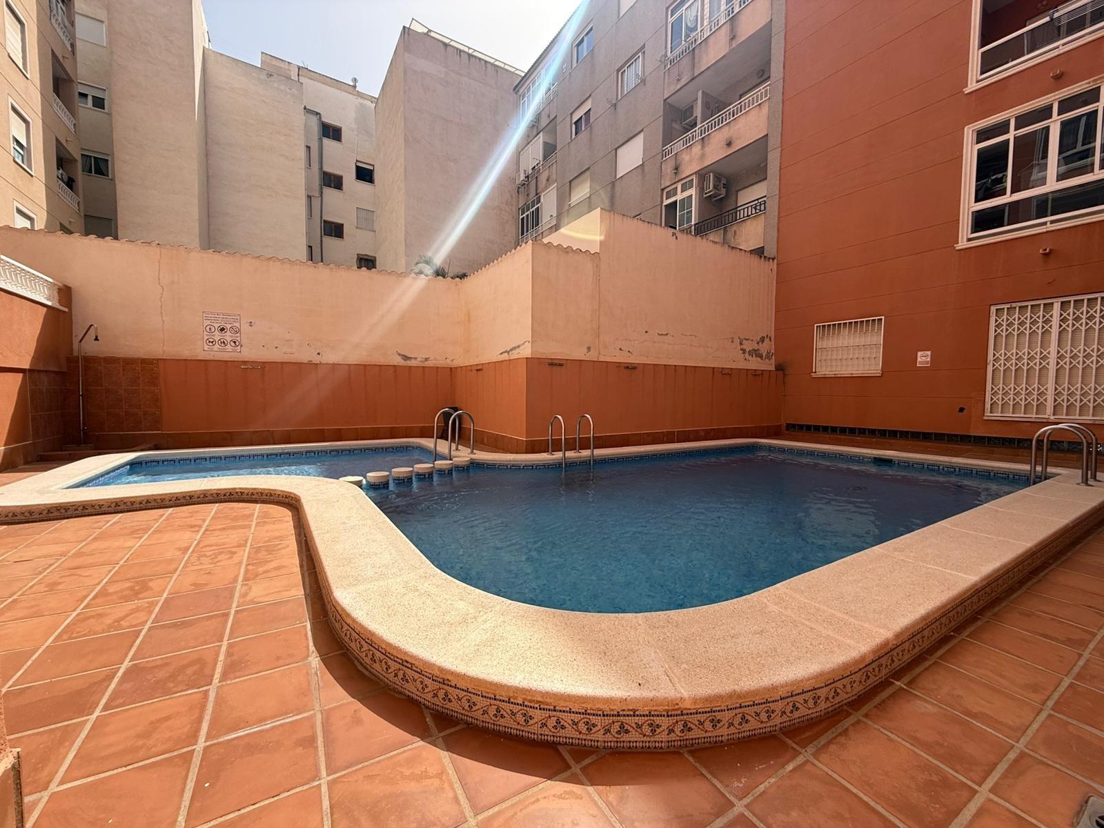 For sale - 2 Bedroom 1 Bathroom Apartment in Torrevieja - Curva Del Palangre  - Alicante
