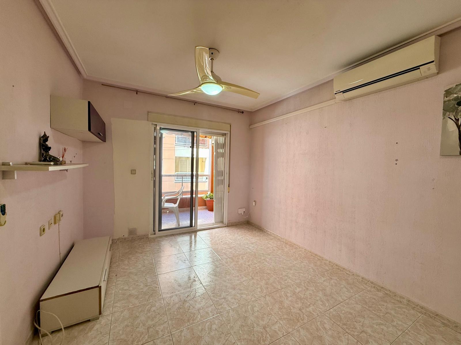 For sale - 2 Bedroom 1 Bathroom Apartment in Torrevieja - Curva Del Palangre  - Alicante