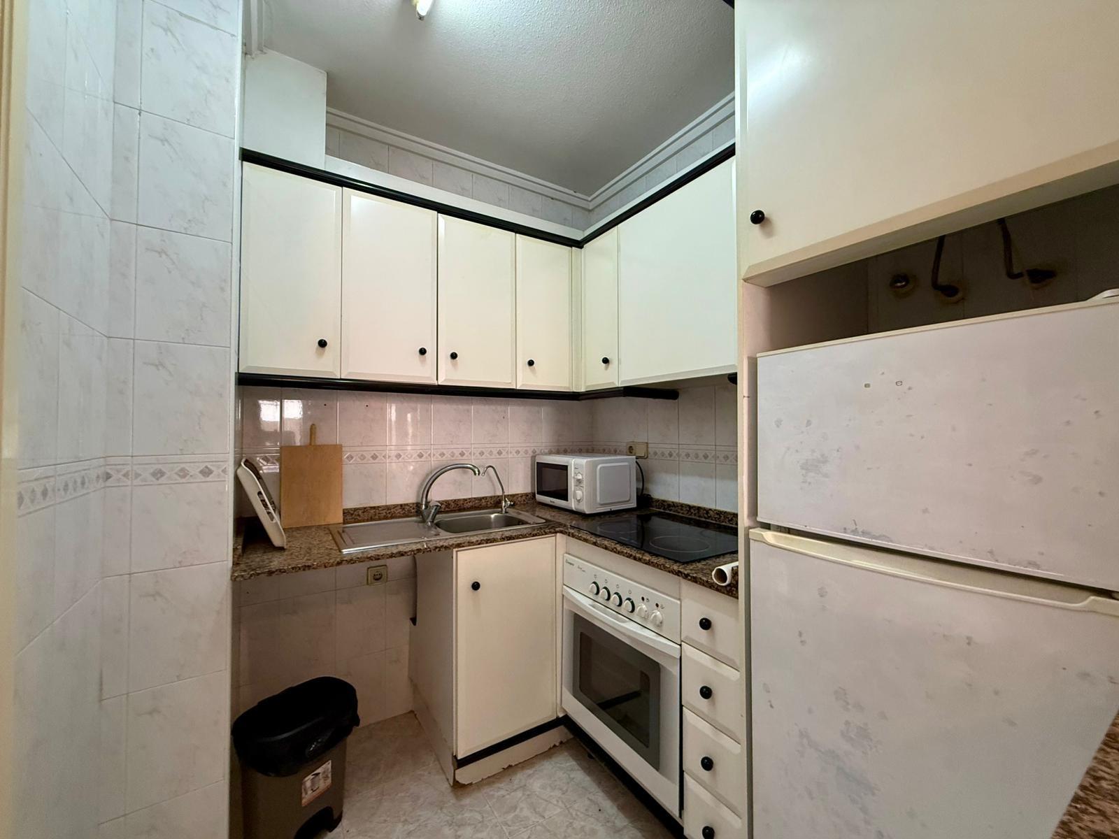 For sale - 2 Bedroom 1 Bathroom Apartment in Torrevieja - Curva Del Palangre  - Alicante