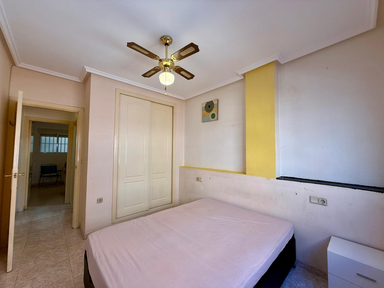 For sale - 2 Bedroom 1 Bathroom Apartment in Torrevieja - Curva Del Palangre  - Alicante