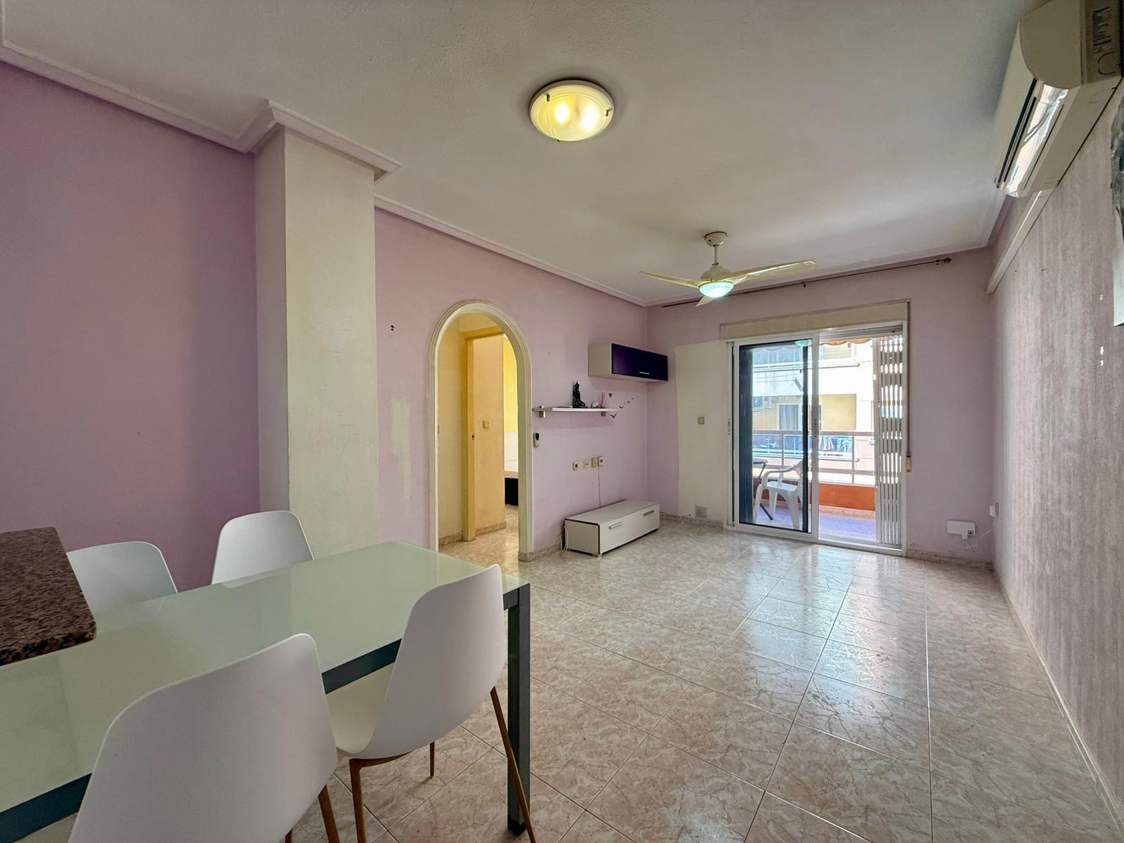 For sale - 2 Bedroom 1 Bathroom Apartment in Torrevieja - Curva Del Palangre  - Alicante