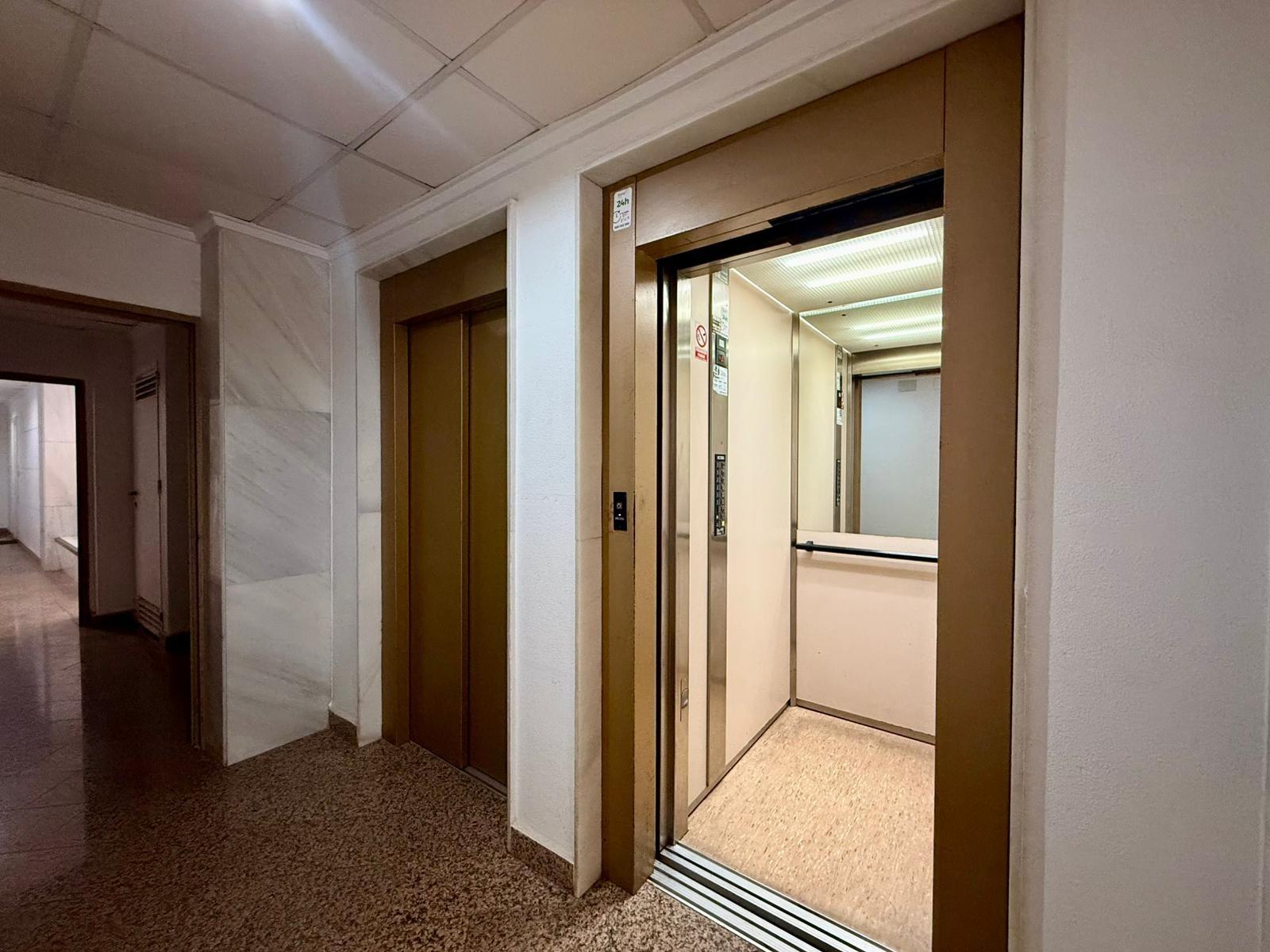 For sale - 2 Bedroom 1 Bathroom Apartment in Torrevieja - Curva Del Palangre  - Alicante