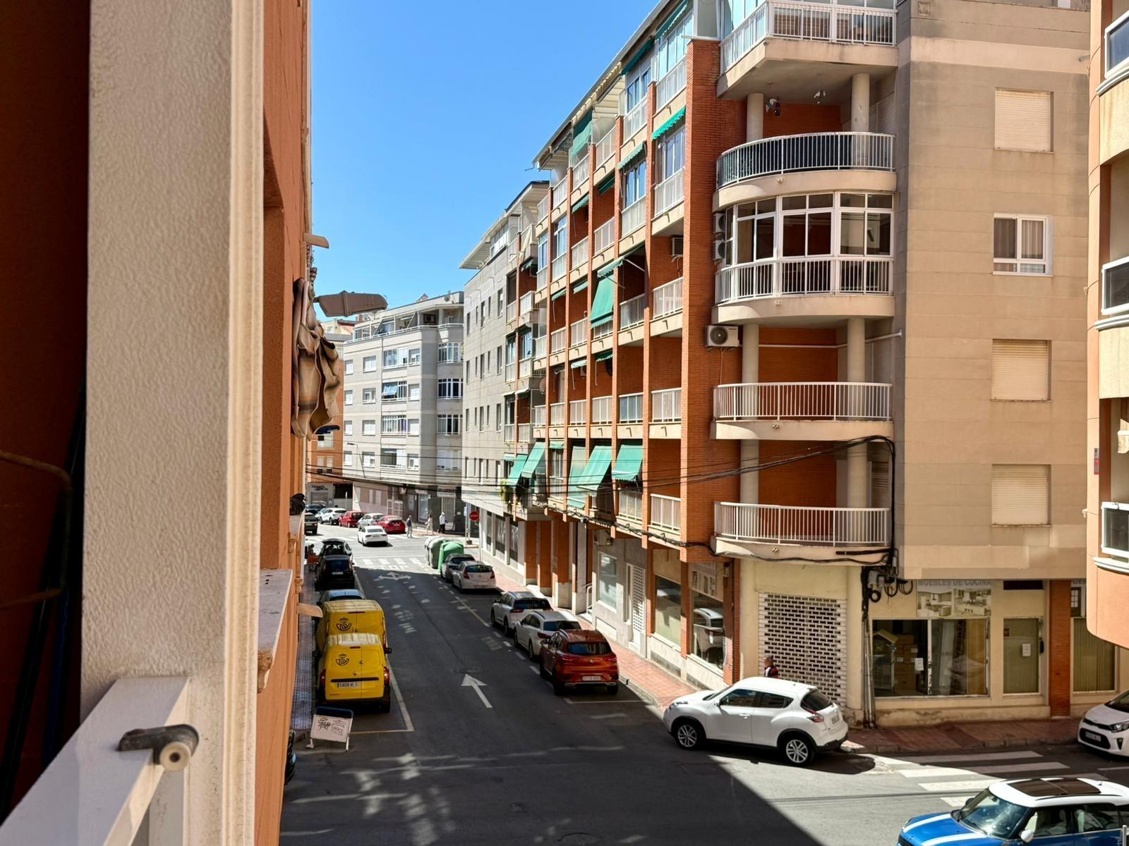 For sale - 2 Bedroom 1 Bathroom Apartment in Torrevieja - Curva Del Palangre  - Alicante