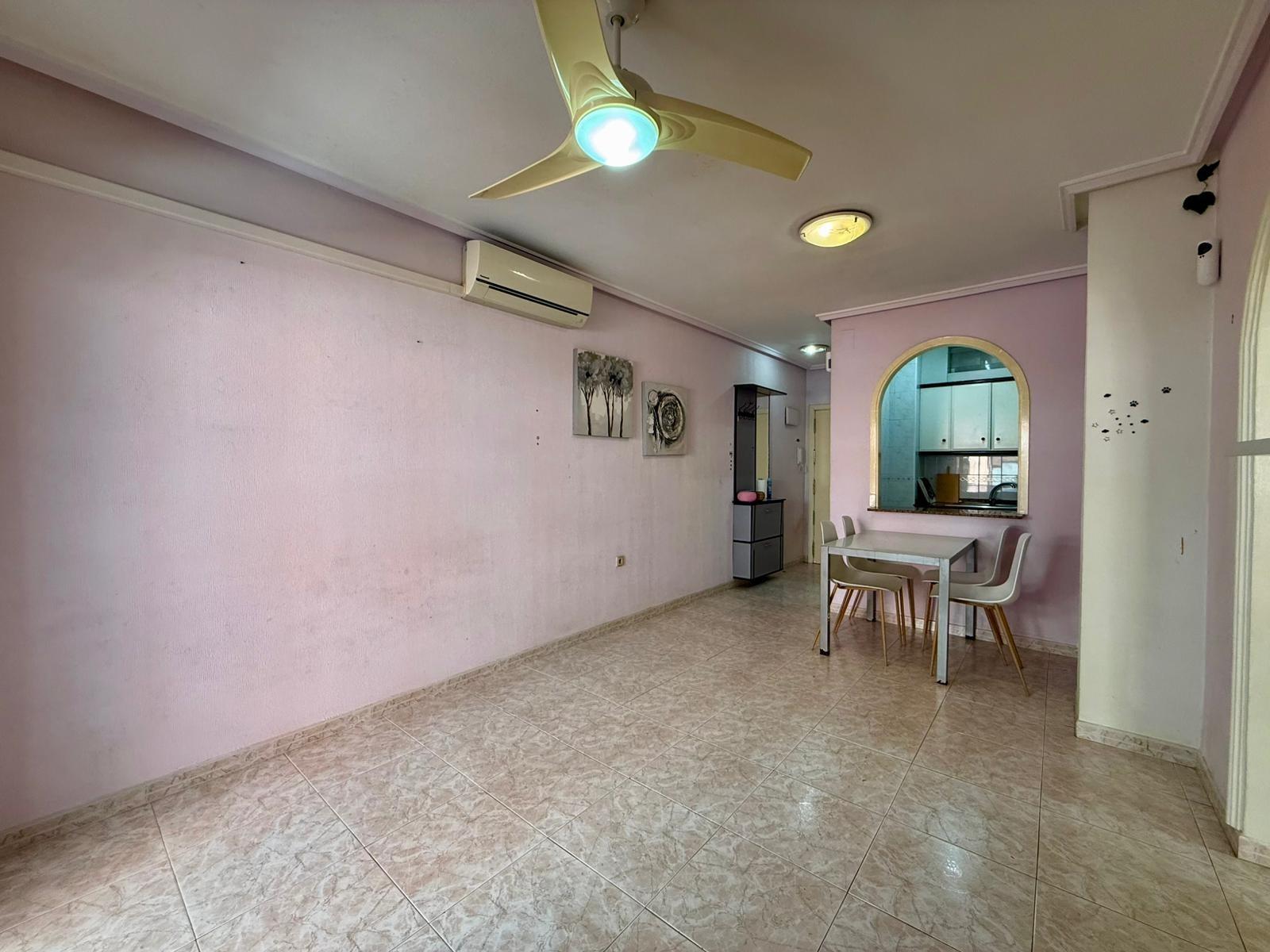 For sale - 2 Bedroom 1 Bathroom Apartment in Torrevieja - Curva Del Palangre  - Alicante