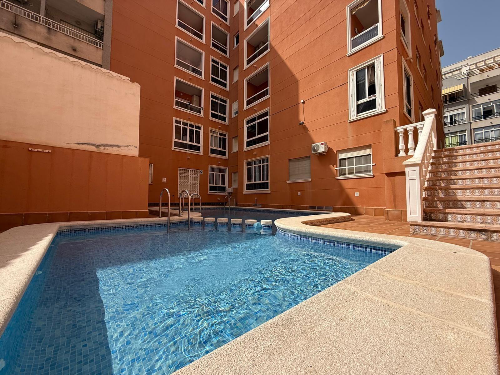 For sale - 2 Bedroom 1 Bathroom Apartment in Torrevieja - Curva Del Palangre  - Alicante
