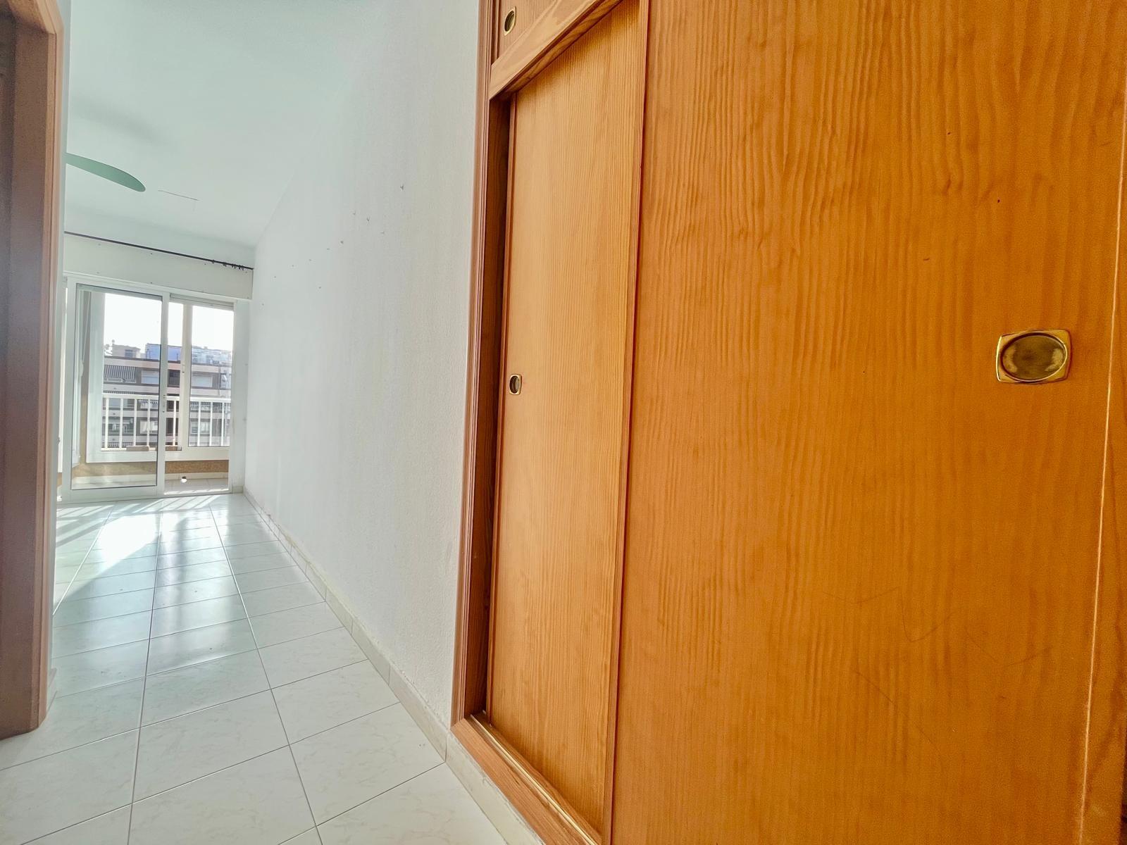For sale - 3 Bedroom 2 Bathroom Apartment in Torrevieja - Torrevieja  - Alicante