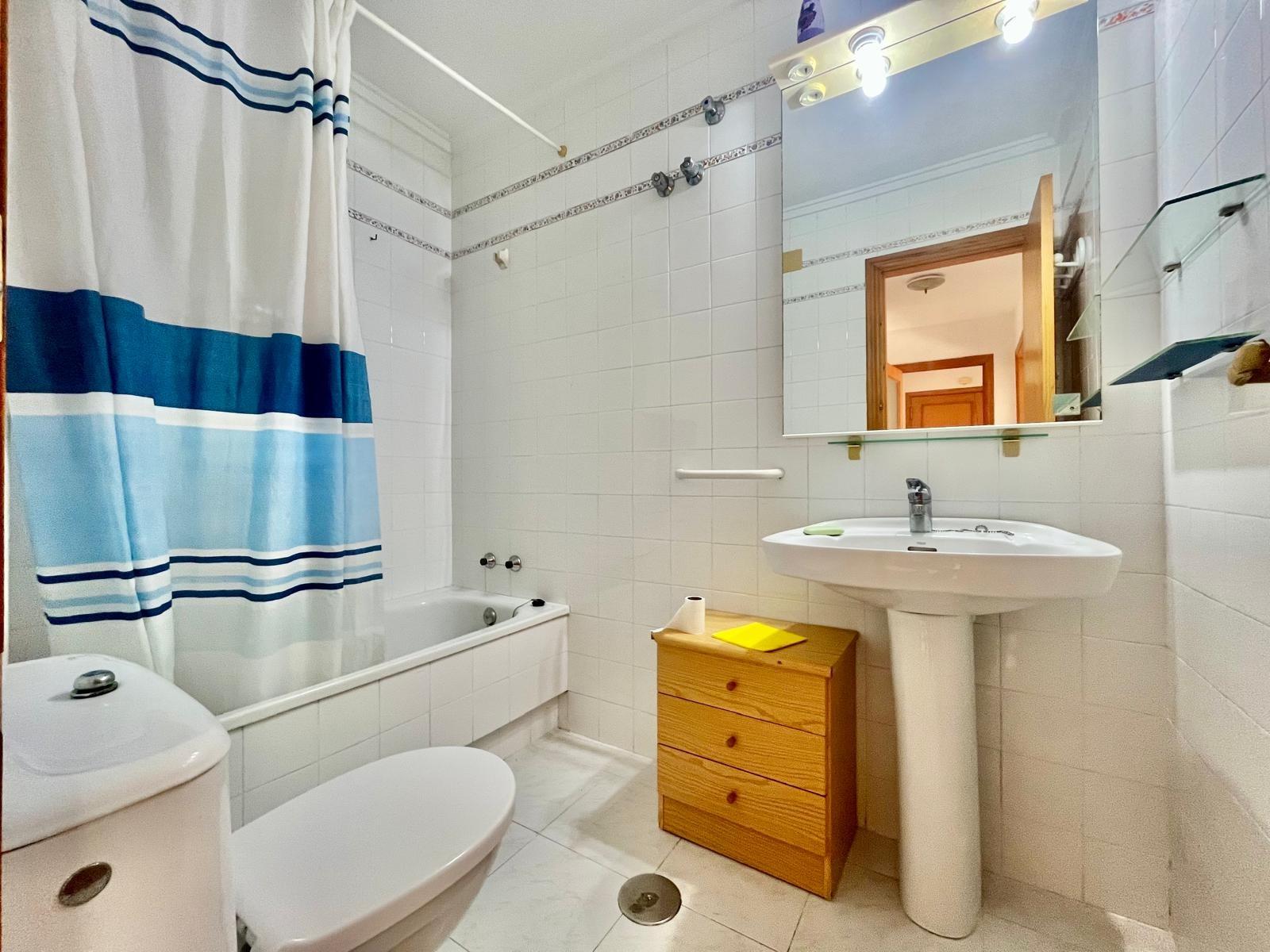 For sale - 3 Bedroom 2 Bathroom Apartment in Torrevieja - Torrevieja  - Alicante