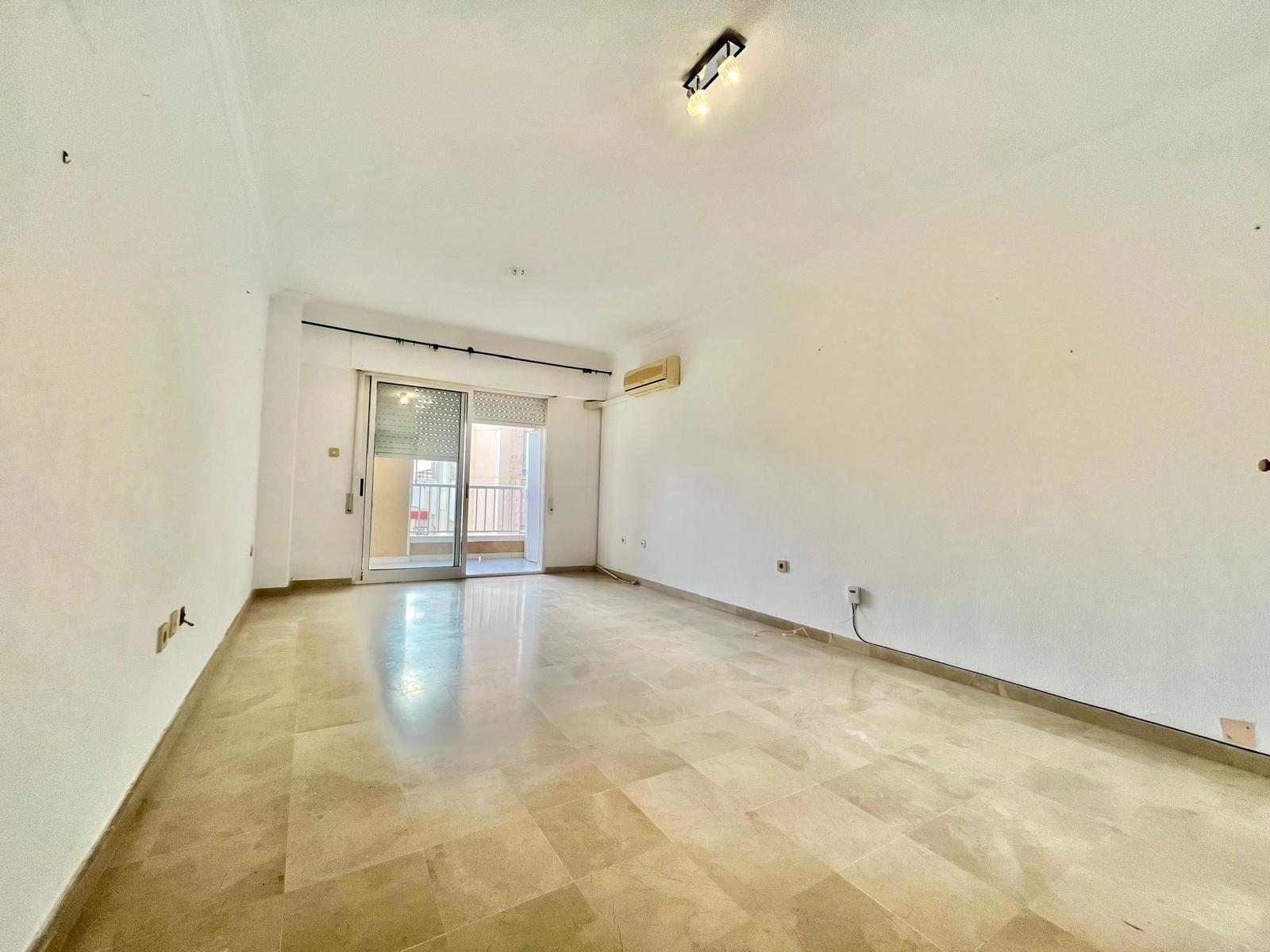 For sale - 3 Bedroom 2 Bathroom Apartment in Torrevieja - Torrevieja  - Alicante