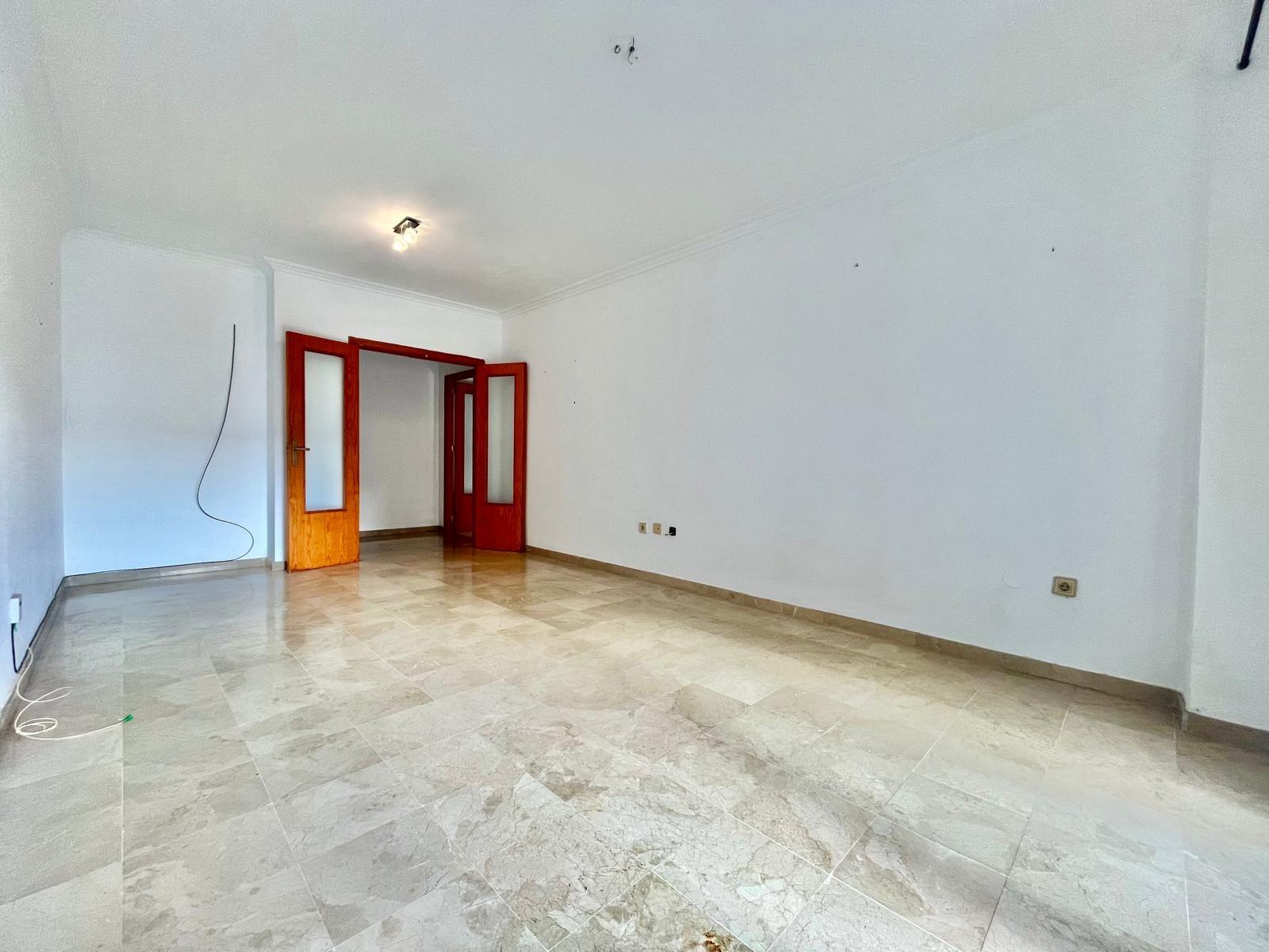 For sale - 3 Bedroom 2 Bathroom Apartment in Torrevieja - Torrevieja  - Alicante