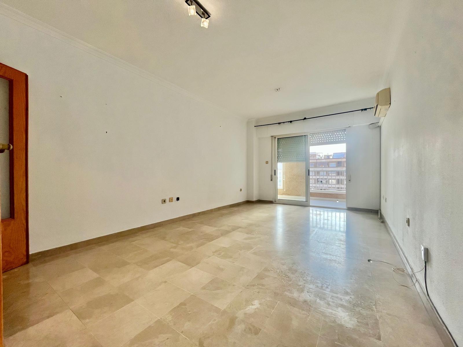 For sale - 3 Bedroom 2 Bathroom Apartment in Torrevieja - Torrevieja  - Alicante