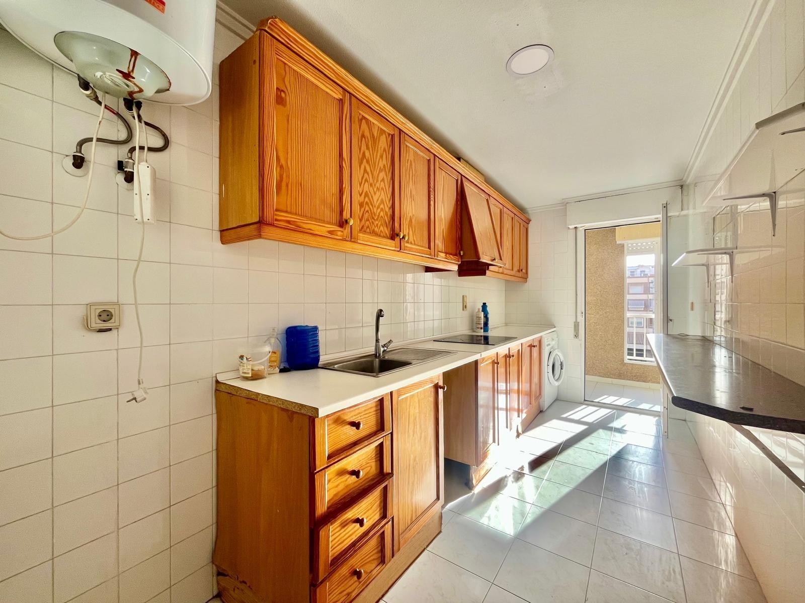 For sale - 3 Bedroom 2 Bathroom Apartment in Torrevieja - Torrevieja  - Alicante