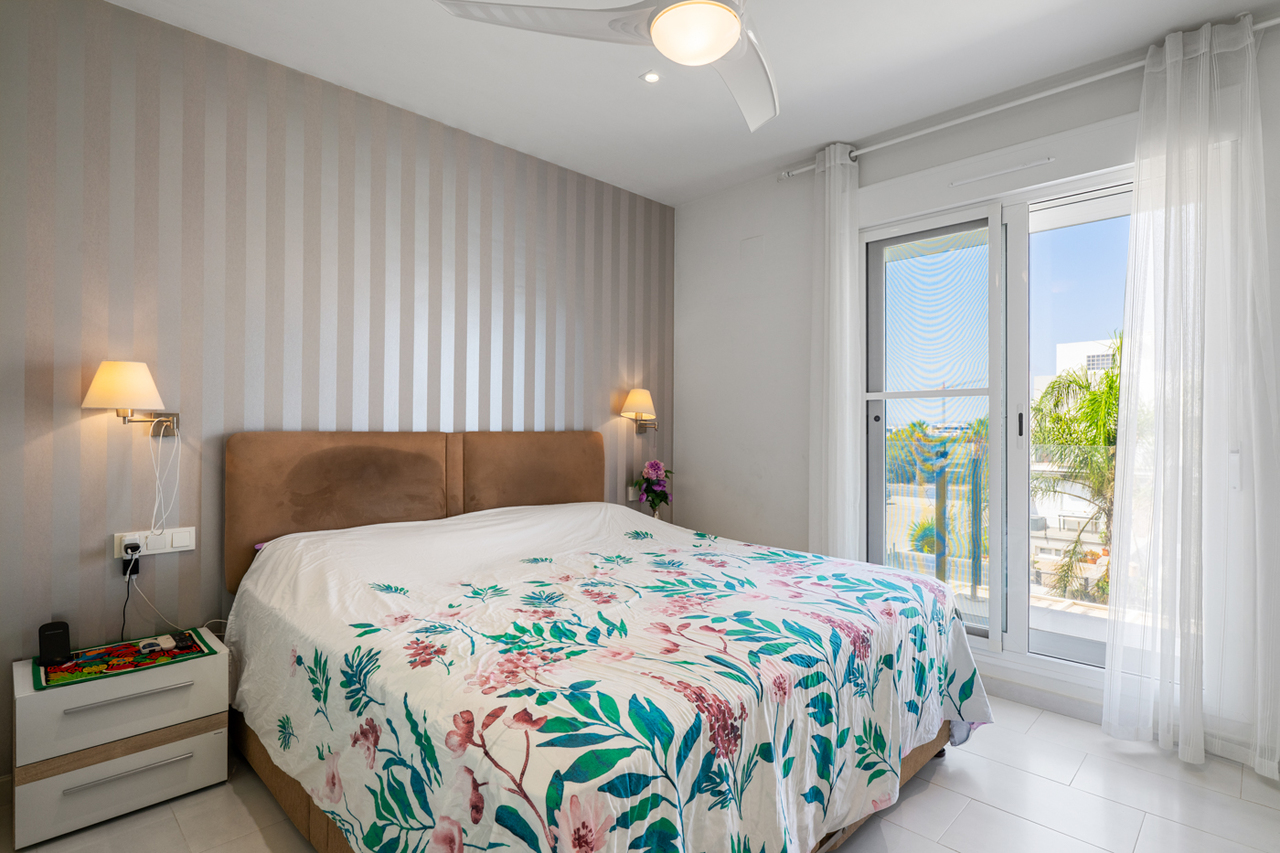 For sale - 4 Bedroom 3 Bathroom Town House in Torrevieja - Costa Blanca  - Alicante
