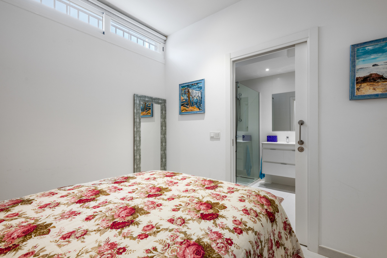 For sale - 4 Bedroom 3 Bathroom Town House in Torrevieja - Costa Blanca  - Alicante