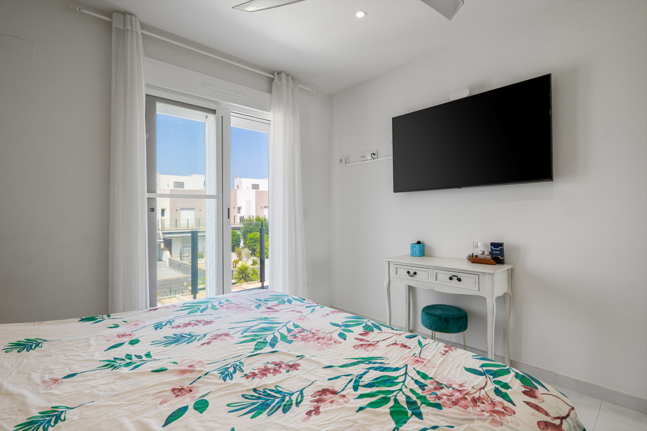 For sale - 4 Bedroom 3 Bathroom Town House in Torrevieja - Costa Blanca  - Alicante