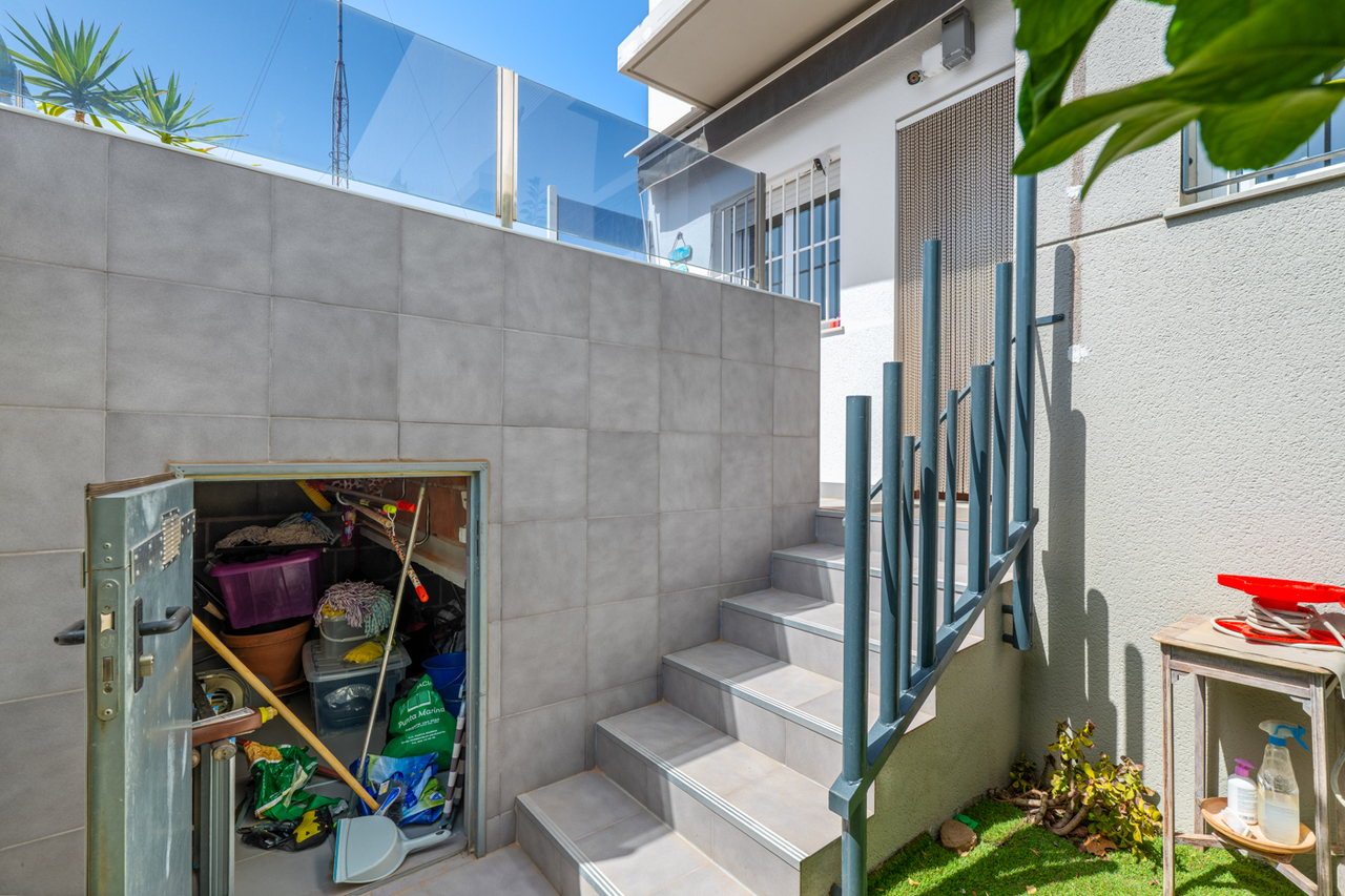 For sale - 4 Bedroom 3 Bathroom Town House in Torrevieja - Costa Blanca  - Alicante