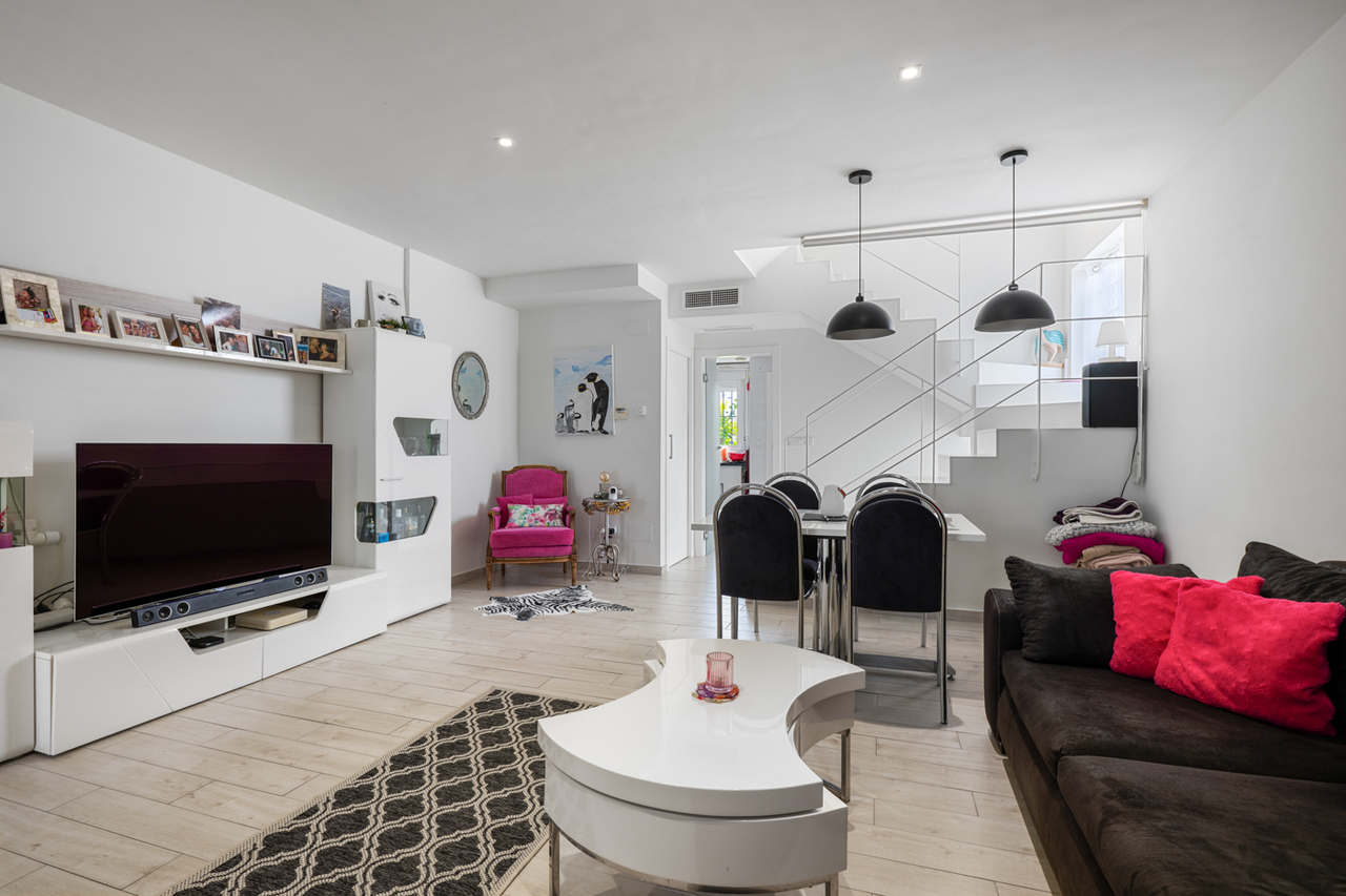 For sale - 4 Bedroom 3 Bathroom Town House in Torrevieja - Costa Blanca  - Alicante