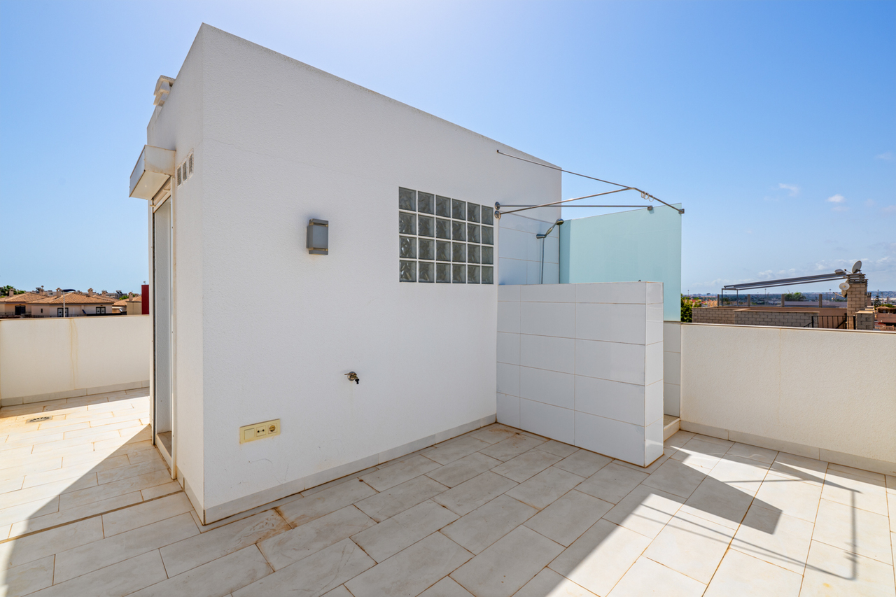 For sale - 4 Bedroom 3 Bathroom Town House in Torrevieja - Costa Blanca  - Alicante