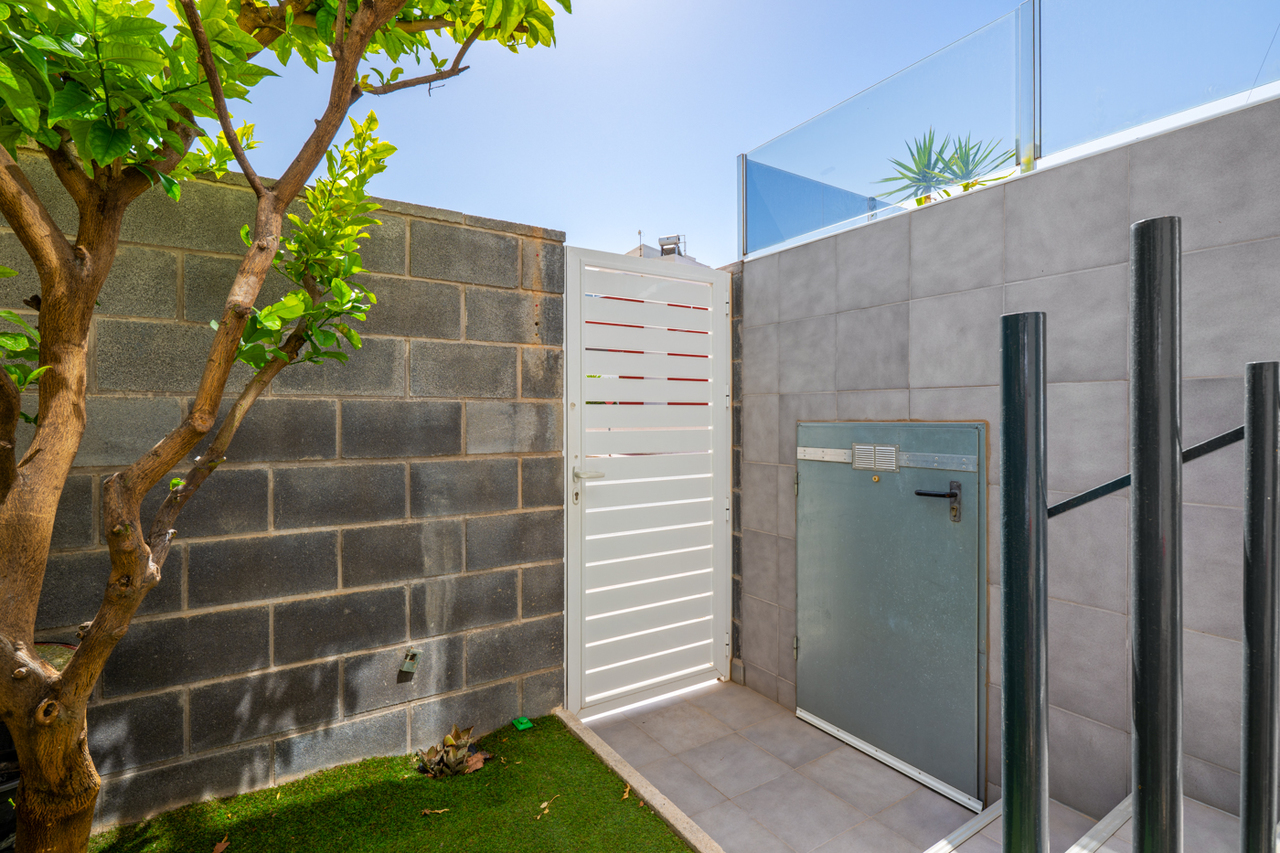 For sale - 4 Bedroom 3 Bathroom Town House in Torrevieja - Costa Blanca  - Alicante