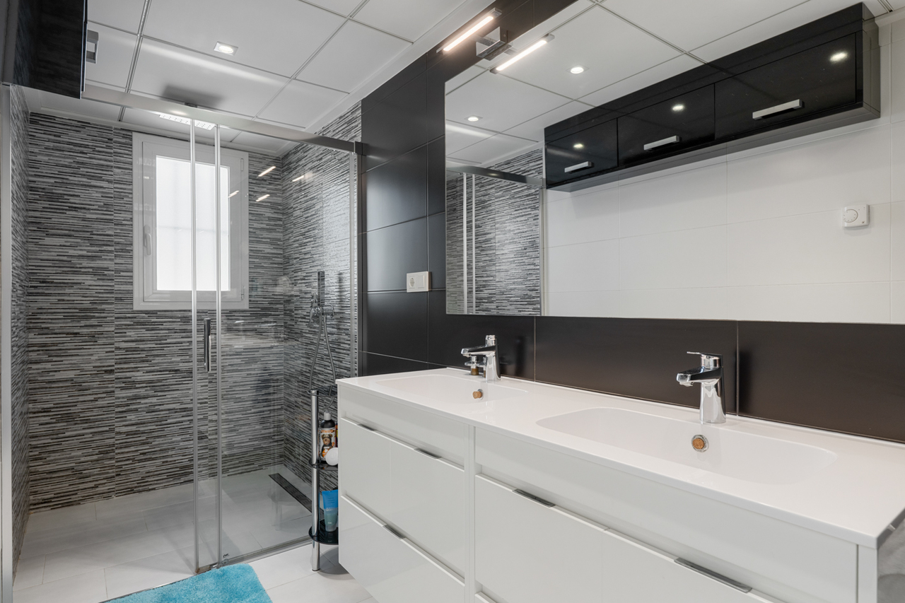 For sale - 4 Bedroom 3 Bathroom Town House in Torrevieja - Costa Blanca  - Alicante