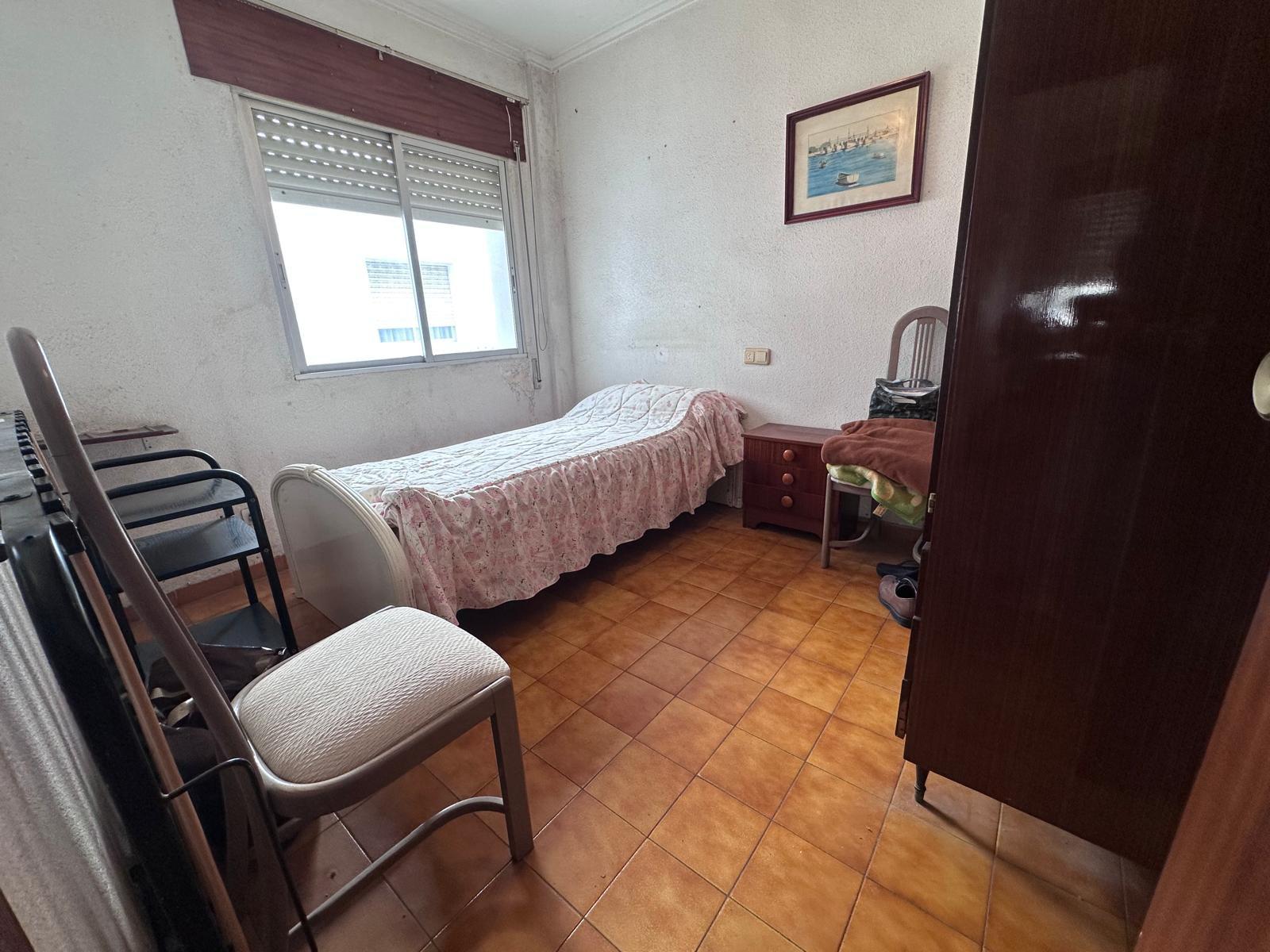 For sale - 4 Bedroom 2 Bathroom Apartment in Torrevieja - Torrevieja  - Alicante